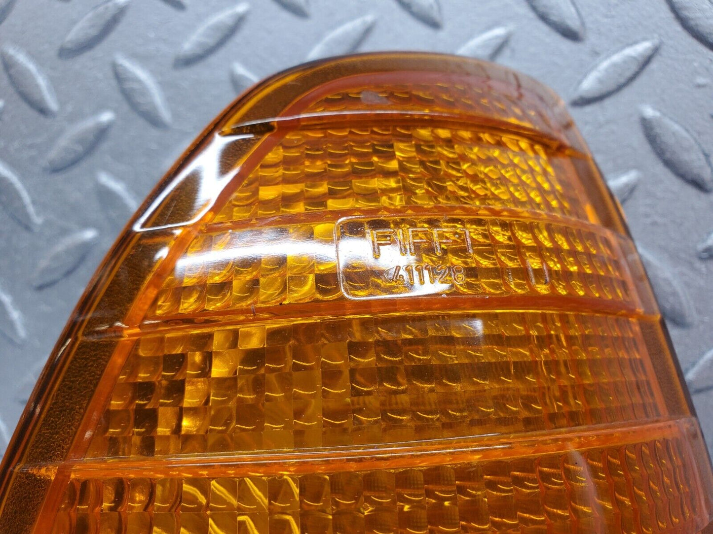 44334 Mercedes-Benz W123 280E Indicator Light Front Right