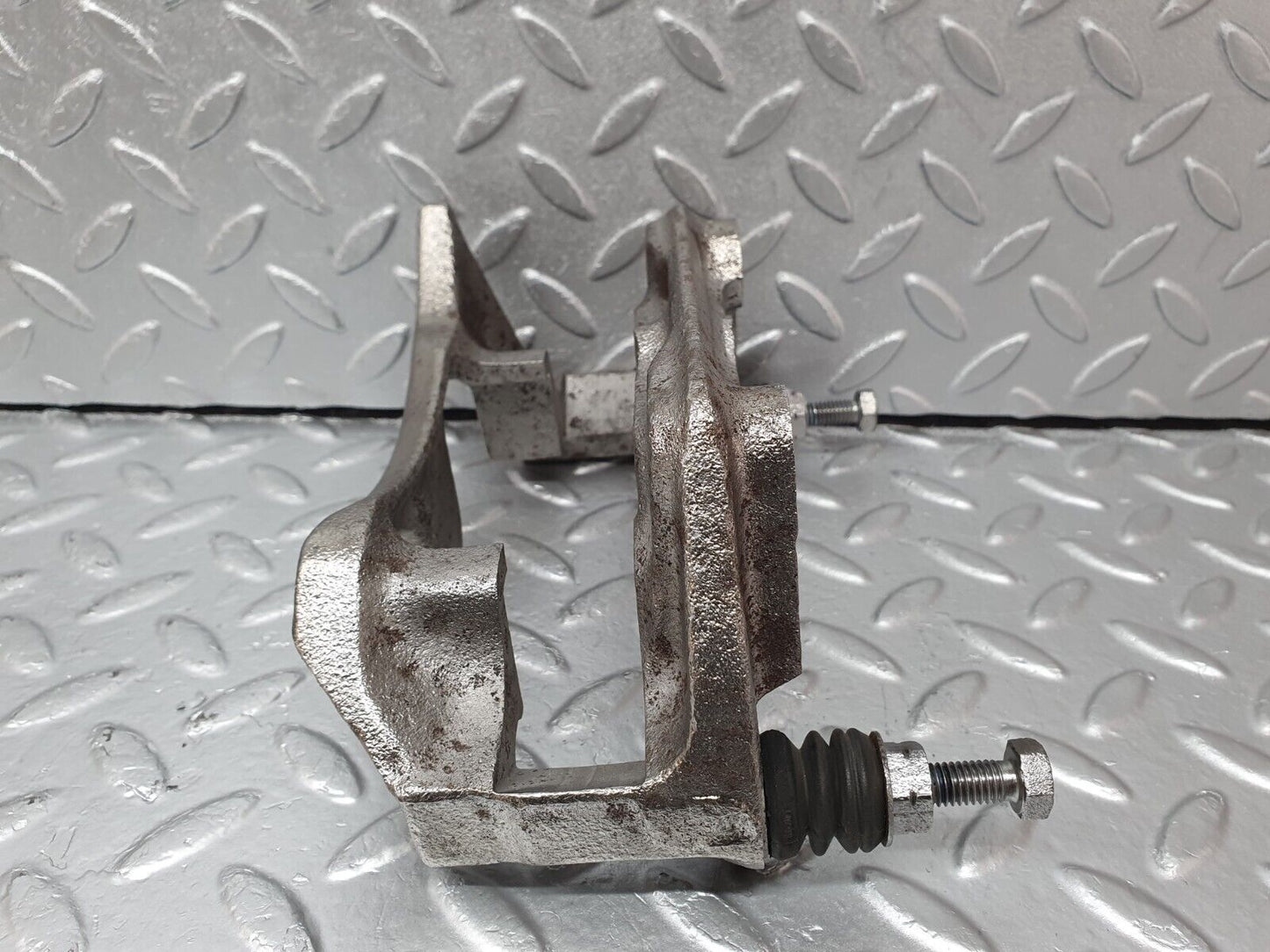 41903 Mercedes-Benz W202 C200 Front Right Brake Caliper Bracket