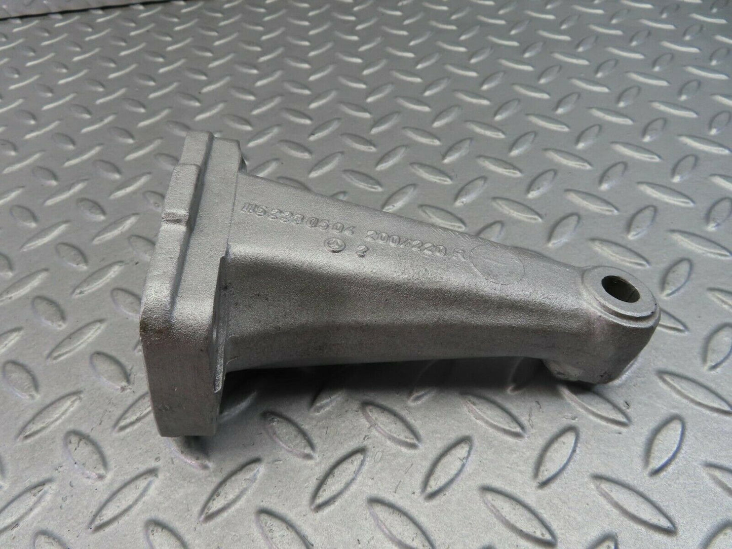 7967 Mercedes-Benz W115 220D Engine Mount Bracket Right Side 1152230504