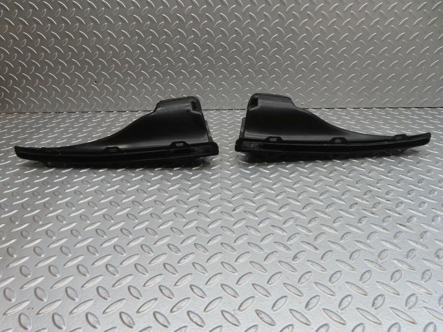13812 Mercedes-Benz W123 200 Air Duct Vent Left And Right Side 1238300119