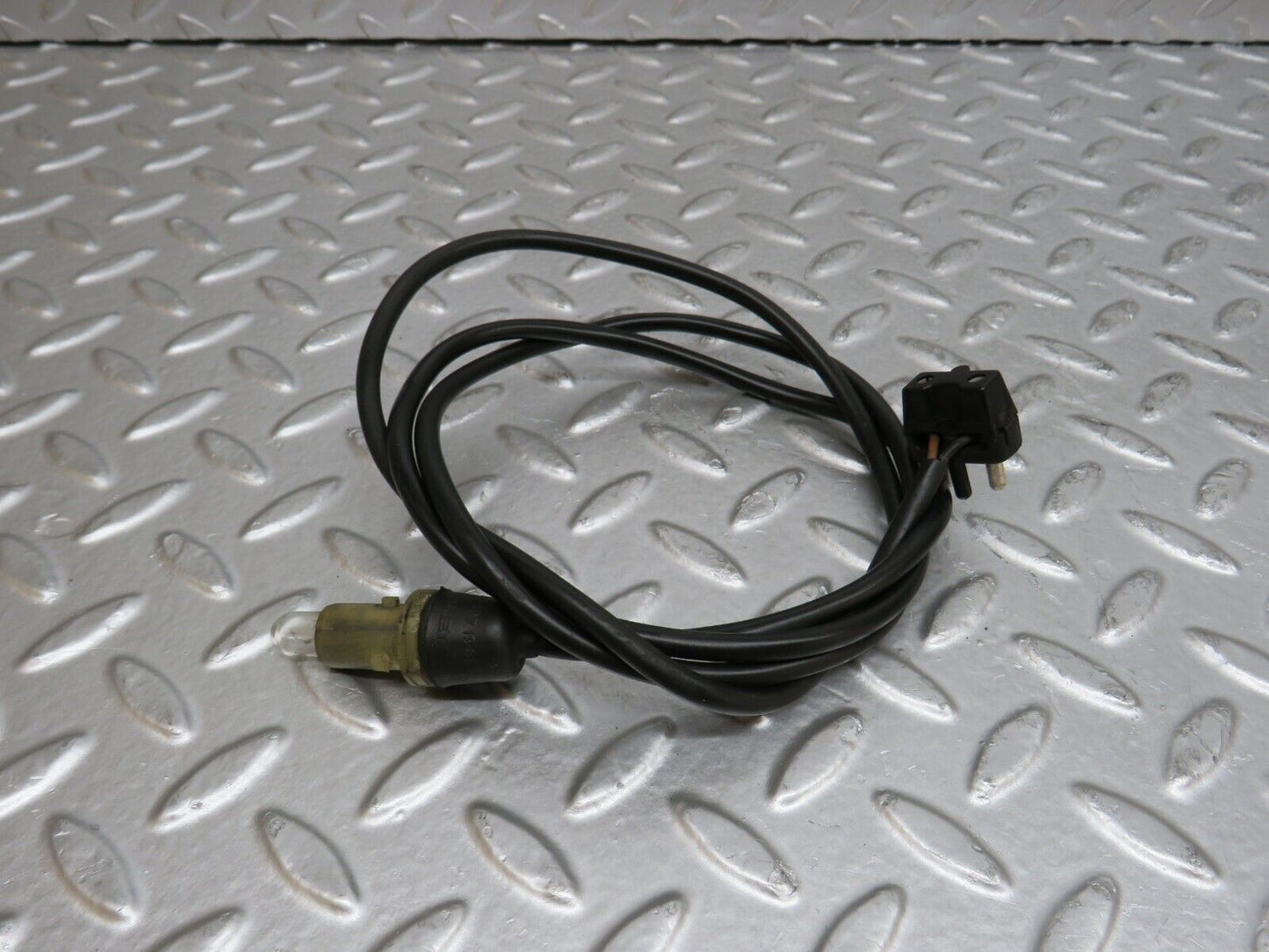 29593 Mercedes-Benz W124 230E Front Wing Indicator Cable Wire 1249971881