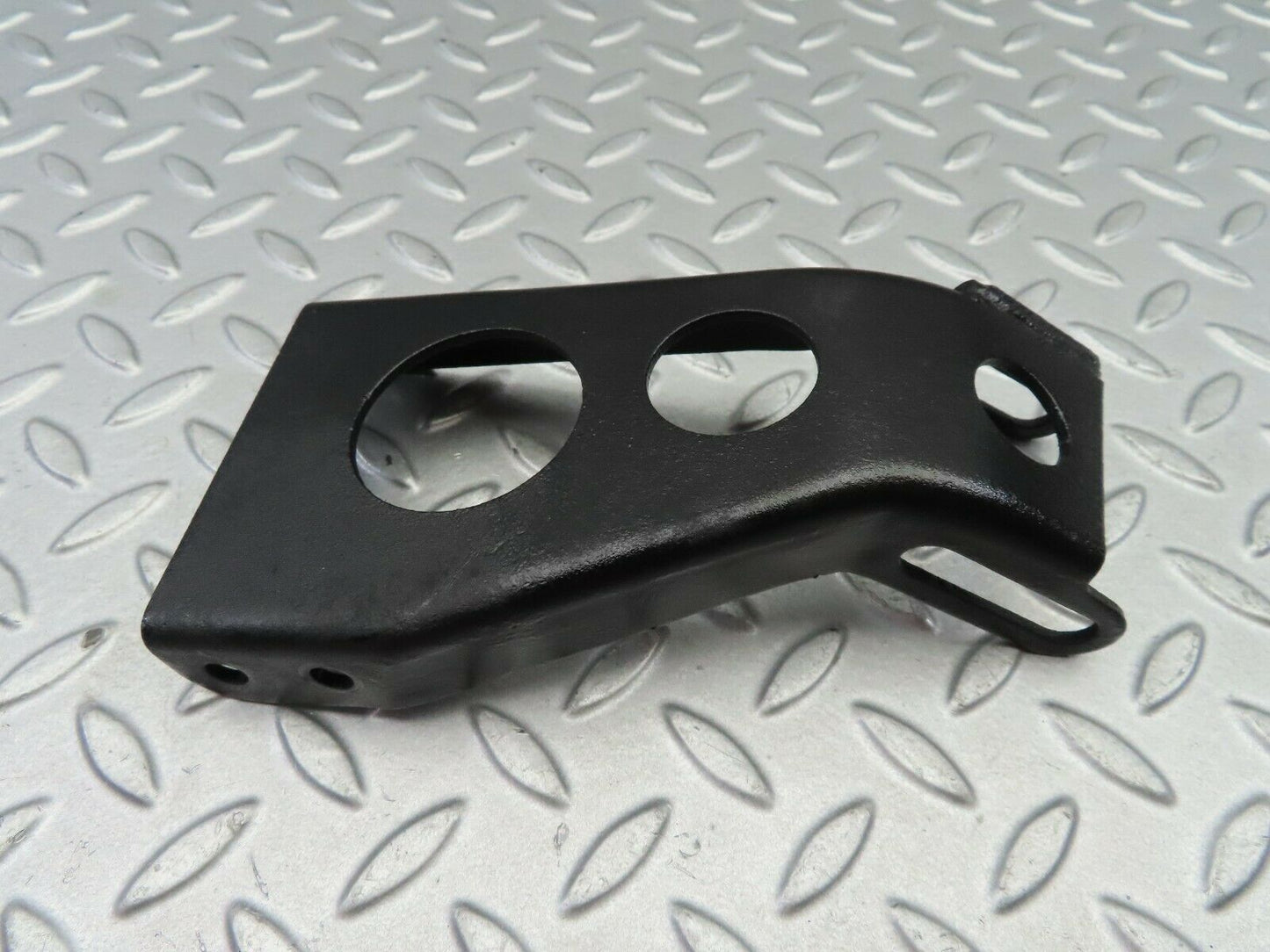 6292 Mercedes-Benz W126 380SE Alternator Generator Bracket