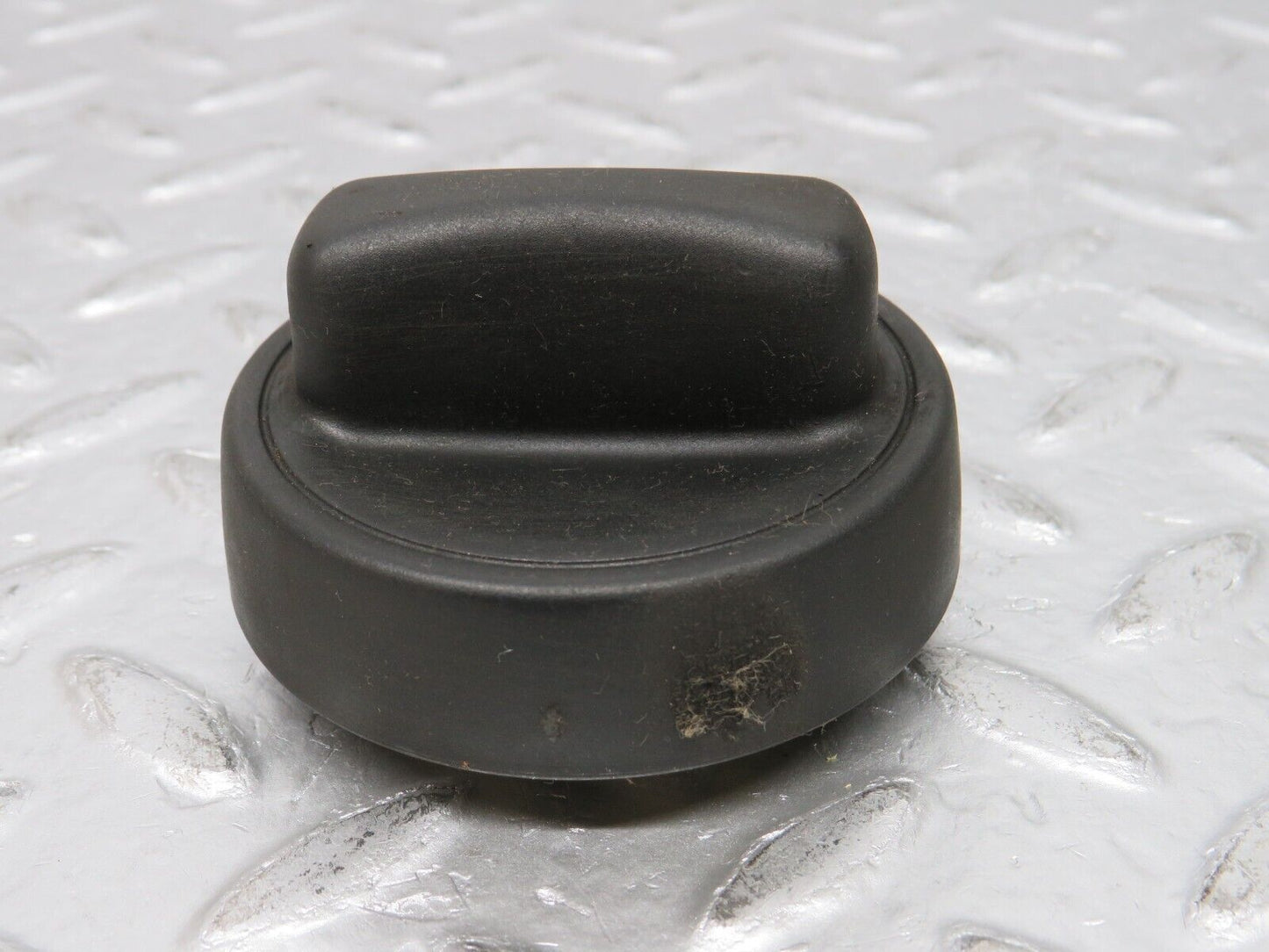 32610 Mercedes-Benz S124 300TE Wagon Fuel Tank Cap 1404700005