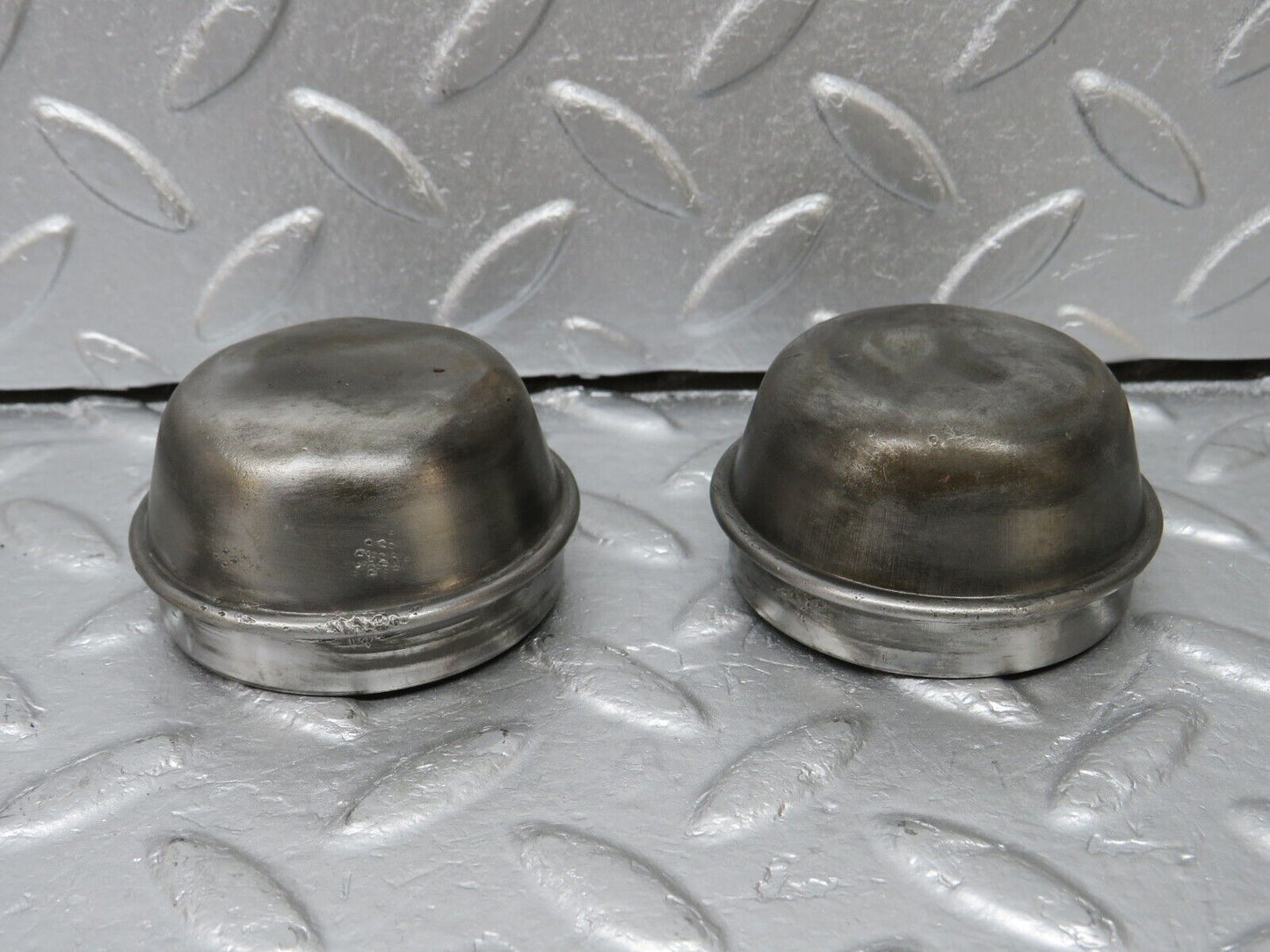 40309 Mercedes-Benz W110 230 Wheel Hub Locking Cap