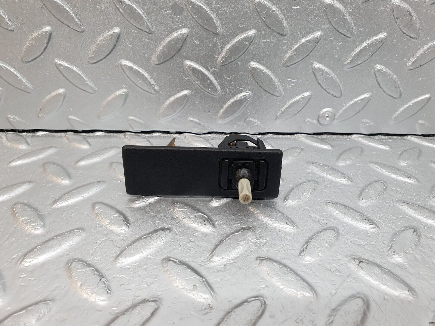 40887 Mercedes-Benz W126 300SE Trunk Boot Light Switch 2018201211