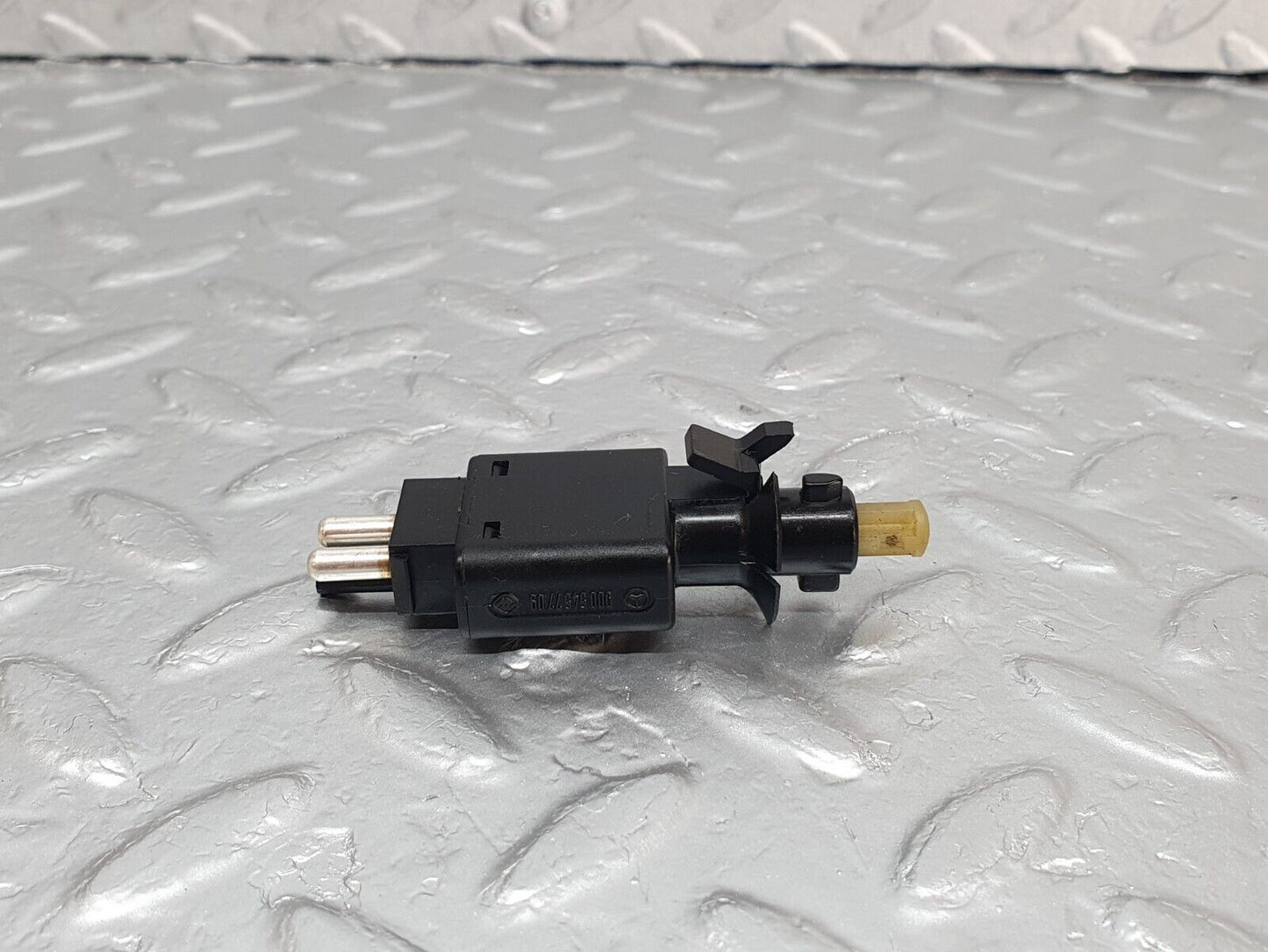 42956 Mercedes-Benz W201 190 Brake Light Switch 0005457709
