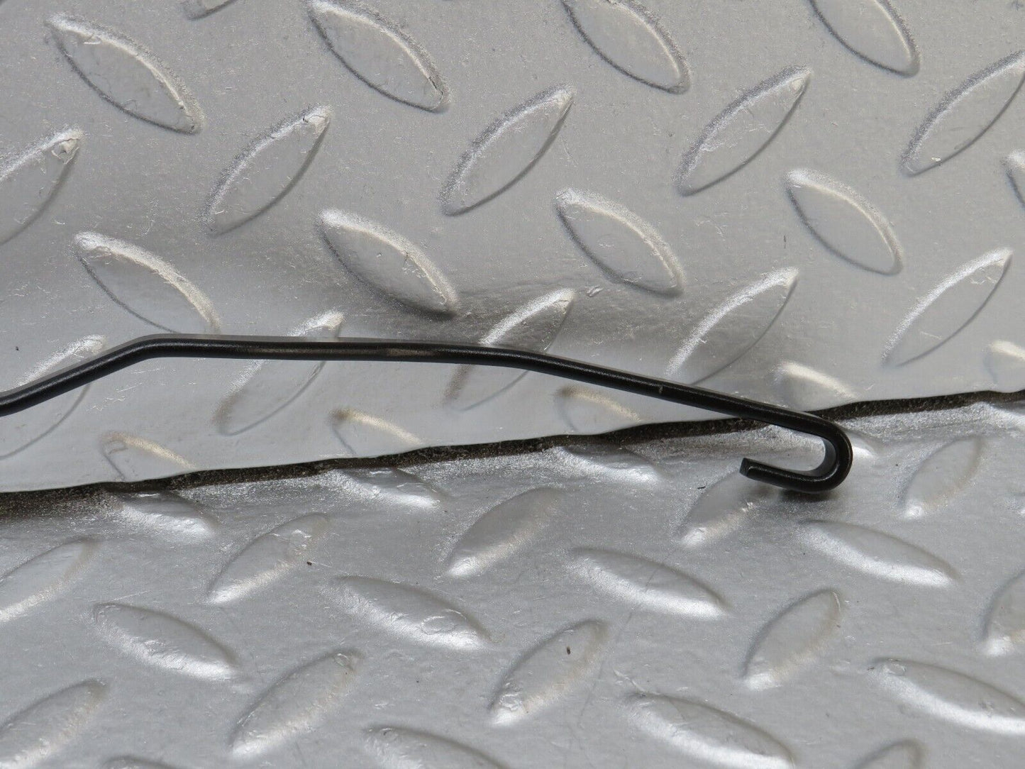 36167 Mercedes-Benz W126 420SE Windscreen Wiper Arm Left Side