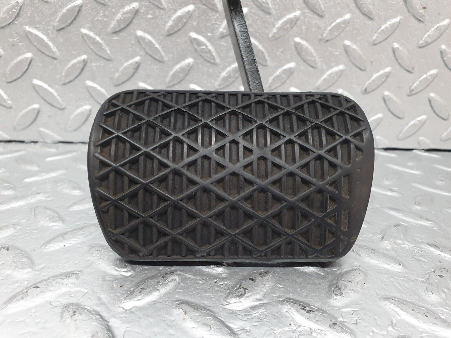 43896 Mercedes-Benz C123 230CE Coupe Brake Pedal With Rubber 1232910082