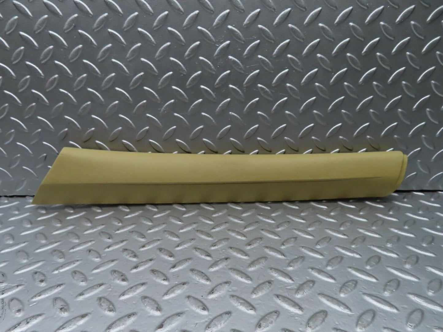 21047 Mercedes-Benz W123 230E A Pillar Cover Left Side Beige