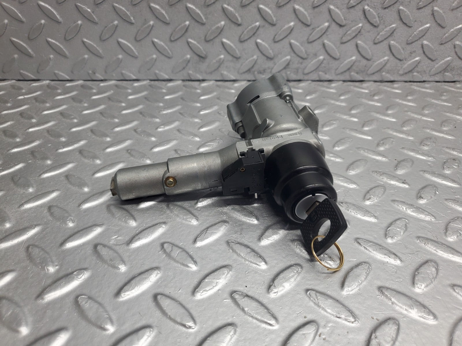 W124 Wagon steering lock ignition switch with key used OEM