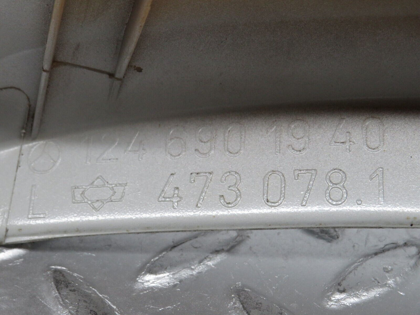 30406 Mercedes-Benz W124 230E Rear Left Fender Wing Lower Moulding Trim 1246901940