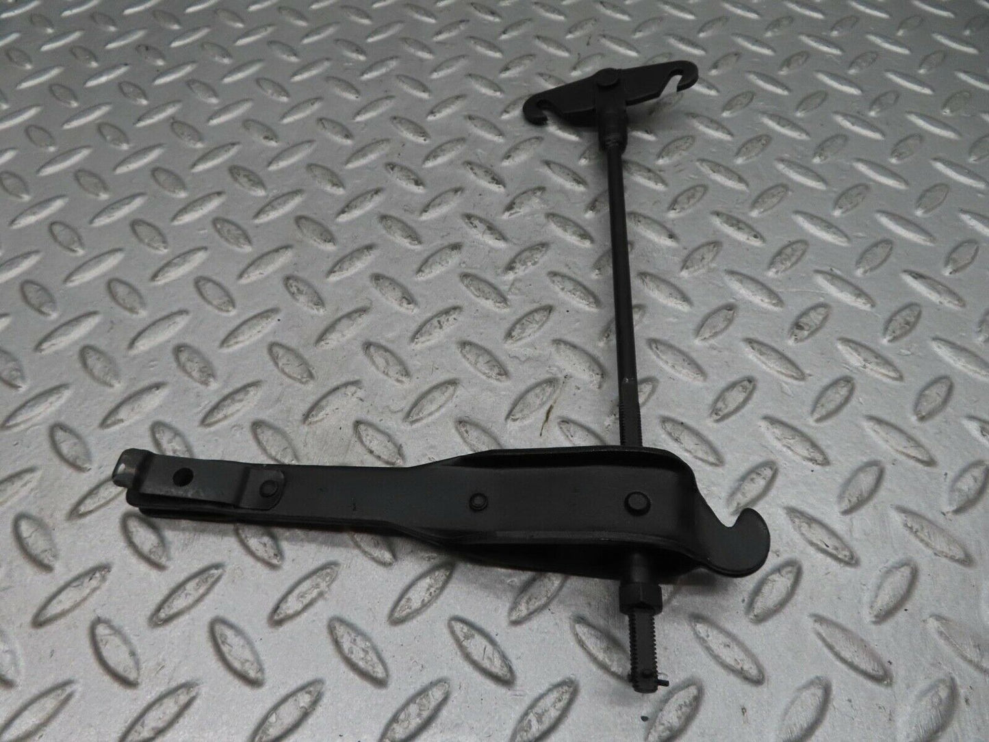 12439 Mercedes-Benz W108 280SE 3.5 Handbrake Adjusting Handbrake Regulator