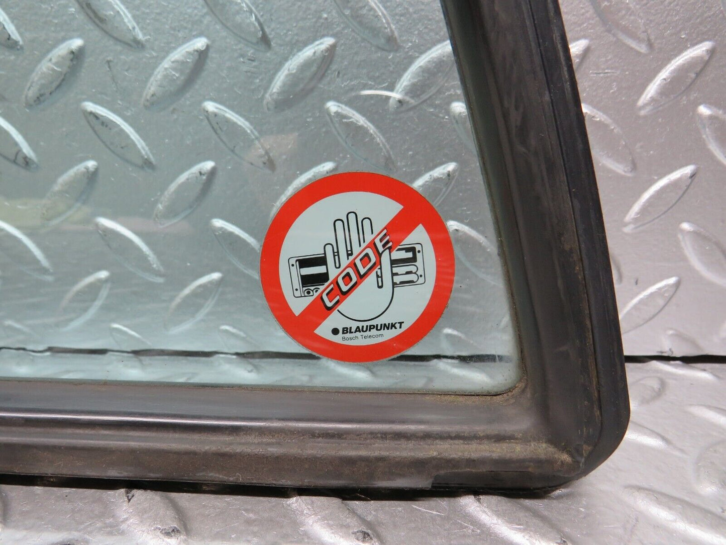 28527 Mercedes-Benz S123 240D Wagon Rear Left Quarter Glass