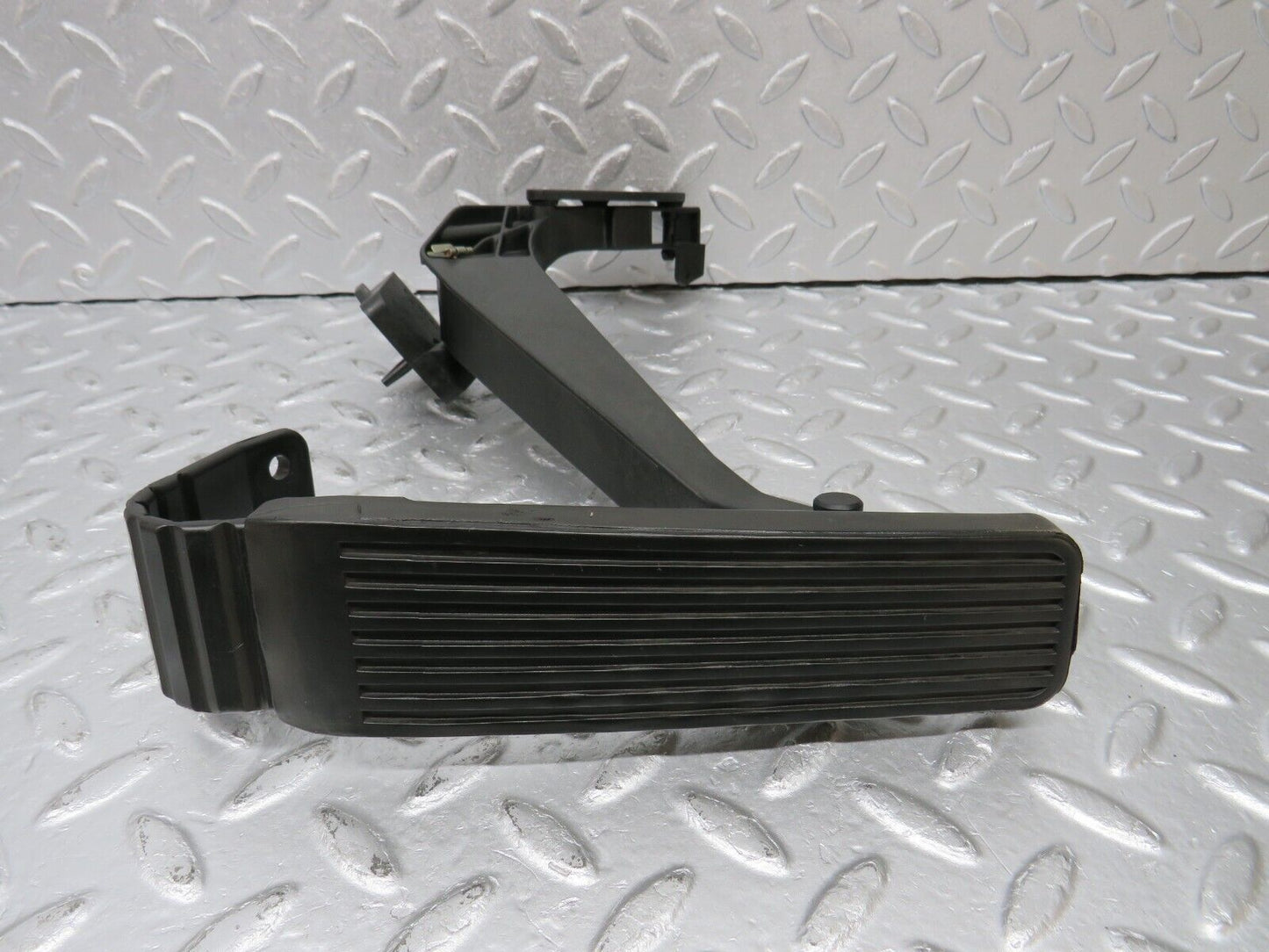 39500 Mercedes-Benz R129 320SL Coupe Accelerator Pedal 1293010620 1293010001 1293010382