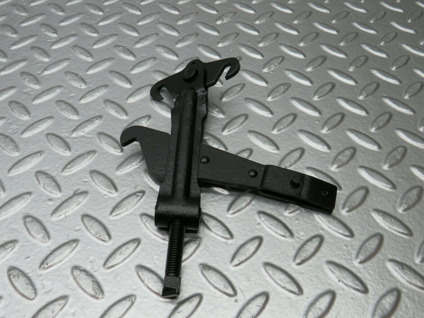 24153 Mercedes-Benz W123 280E Handbrake Regulator