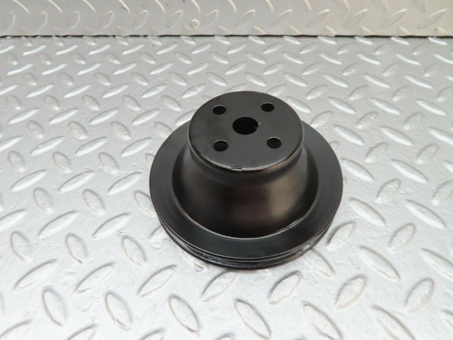 17988 Mercedes-Benz W123 200 Water Pump Pulley