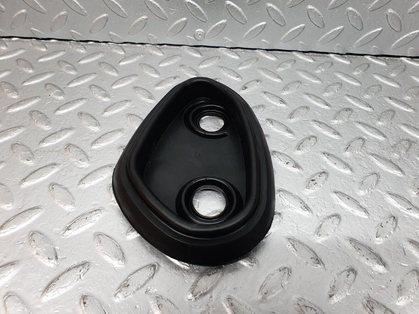 41056 Mercedes-Benz W126 300SE Fuel Tank Rubber Seal 1264710181