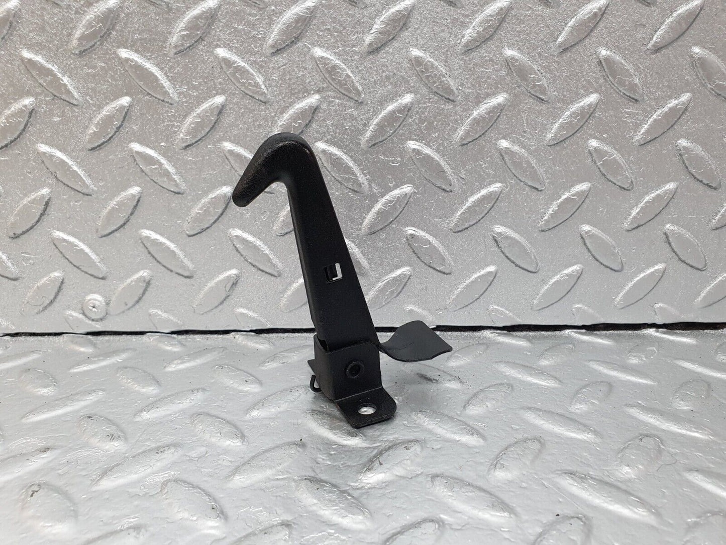 43256 Mercedes-Benz W108 280SE Bonnet Safety Latch