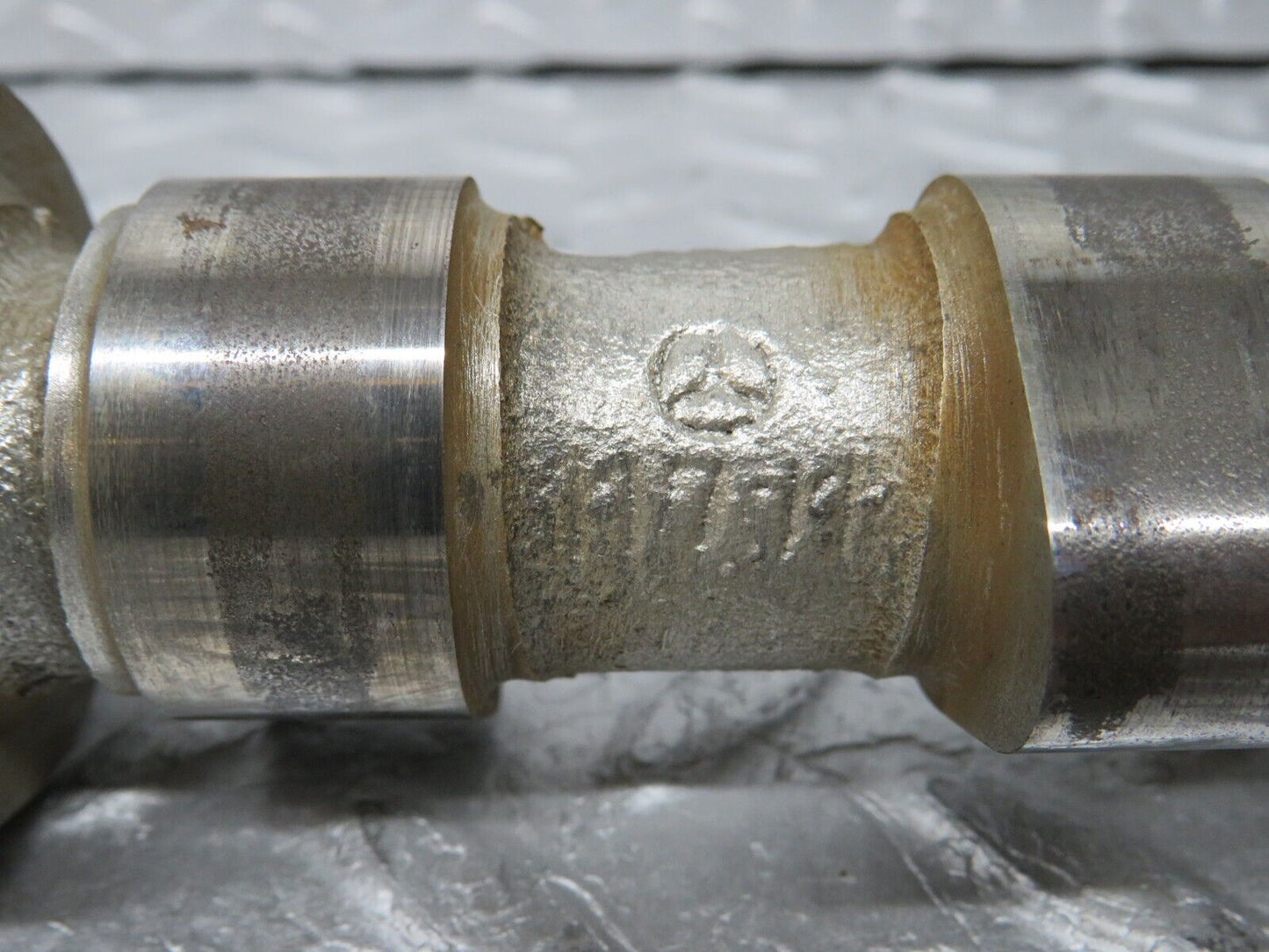 37134 Mercedes-Benz C126 420SEC Coupe Camshaft Right Side 11711