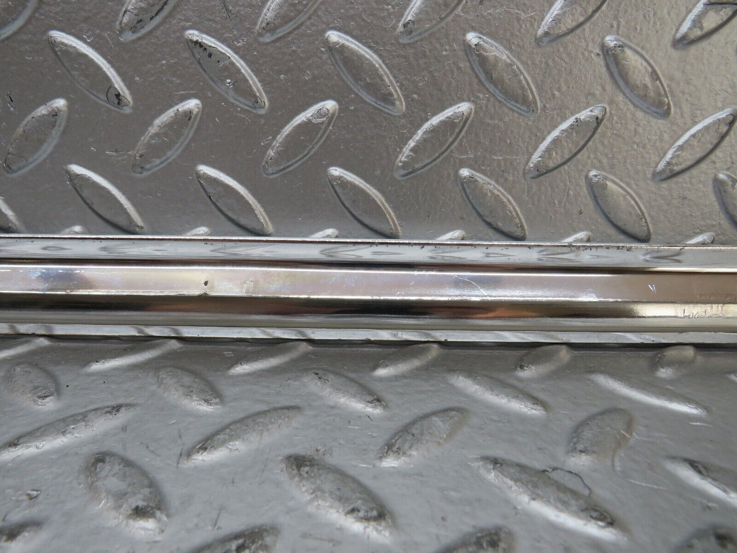 26406 Mercedes-Benz W116 450SE Front Left Door Chrome Trim