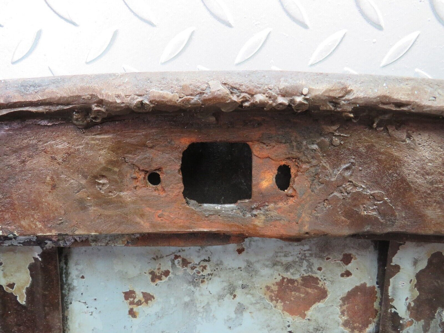 35947 Mercedes-Benz W108 Bonnet