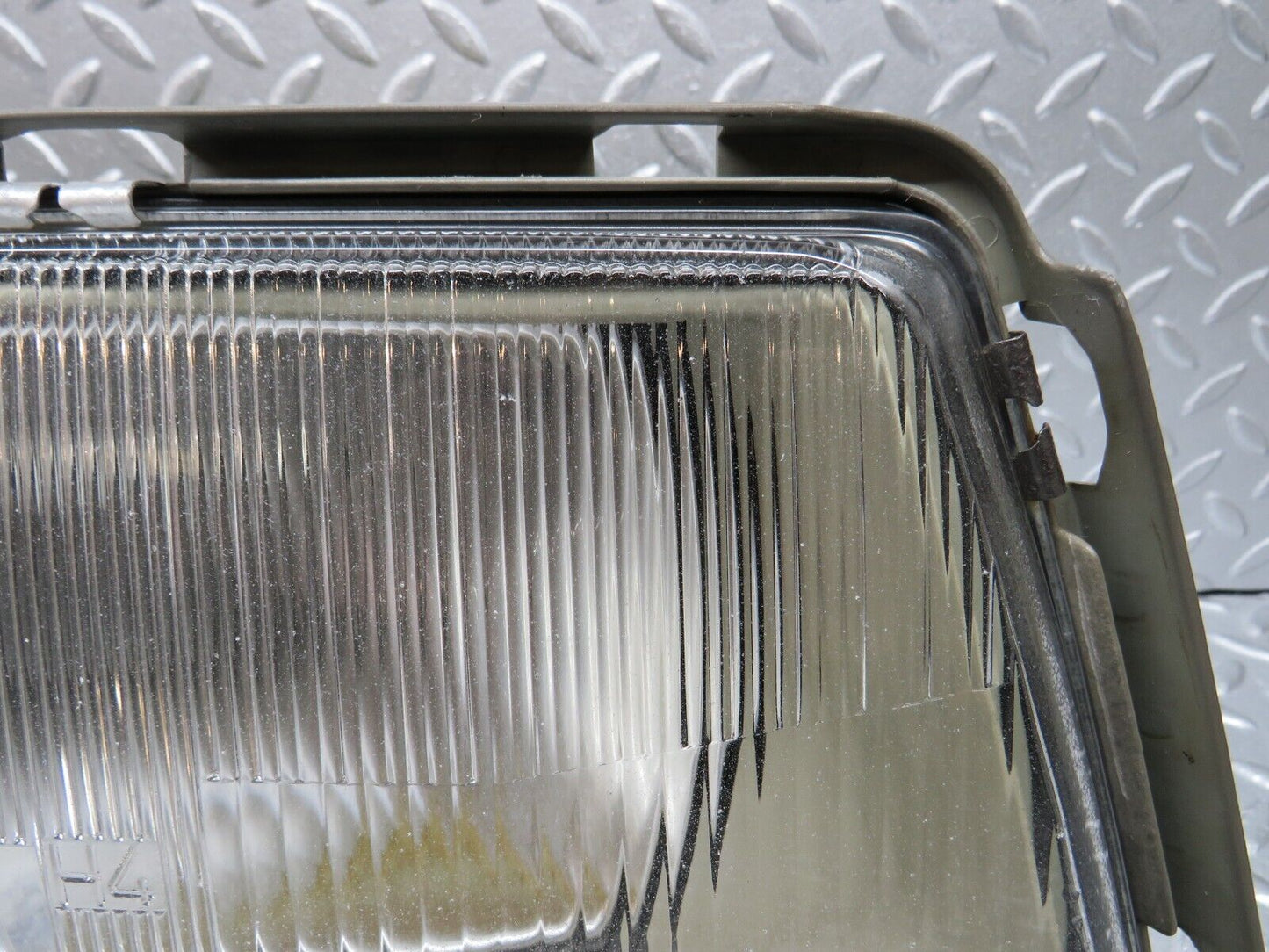 34288 Mercedes-Benz C126 380SEC Headlight Bosch Right 0301065722 1305235062