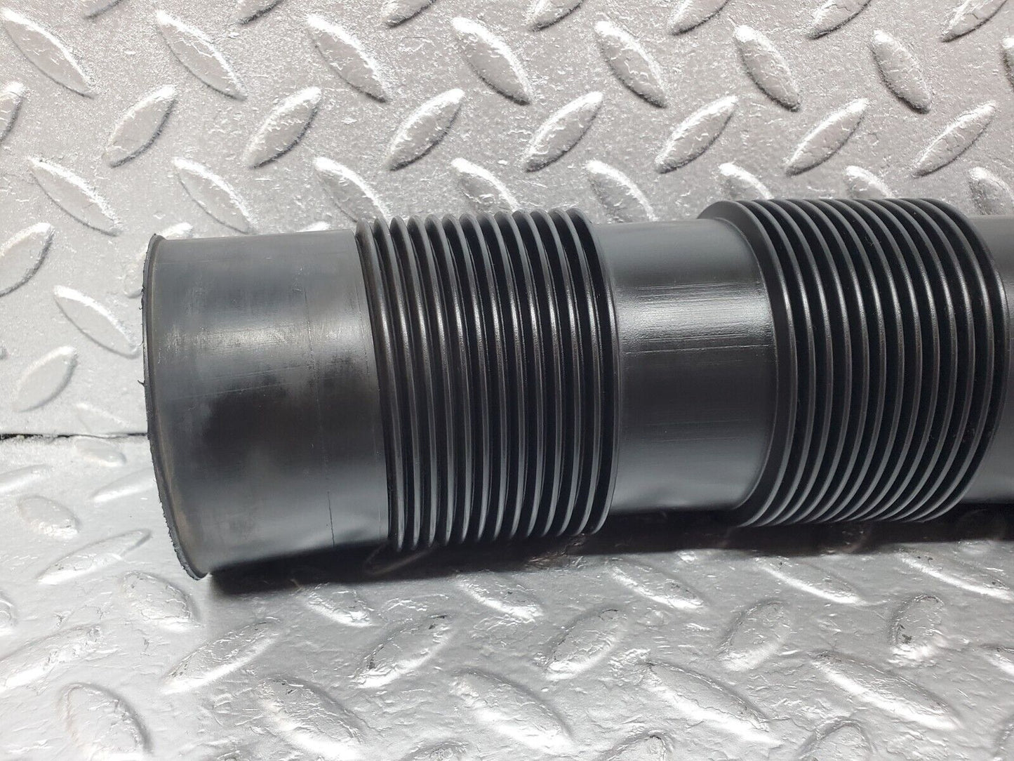 45787 Mercedes-Benz W126 420SE Air Filter Intake Pipe 1170940382