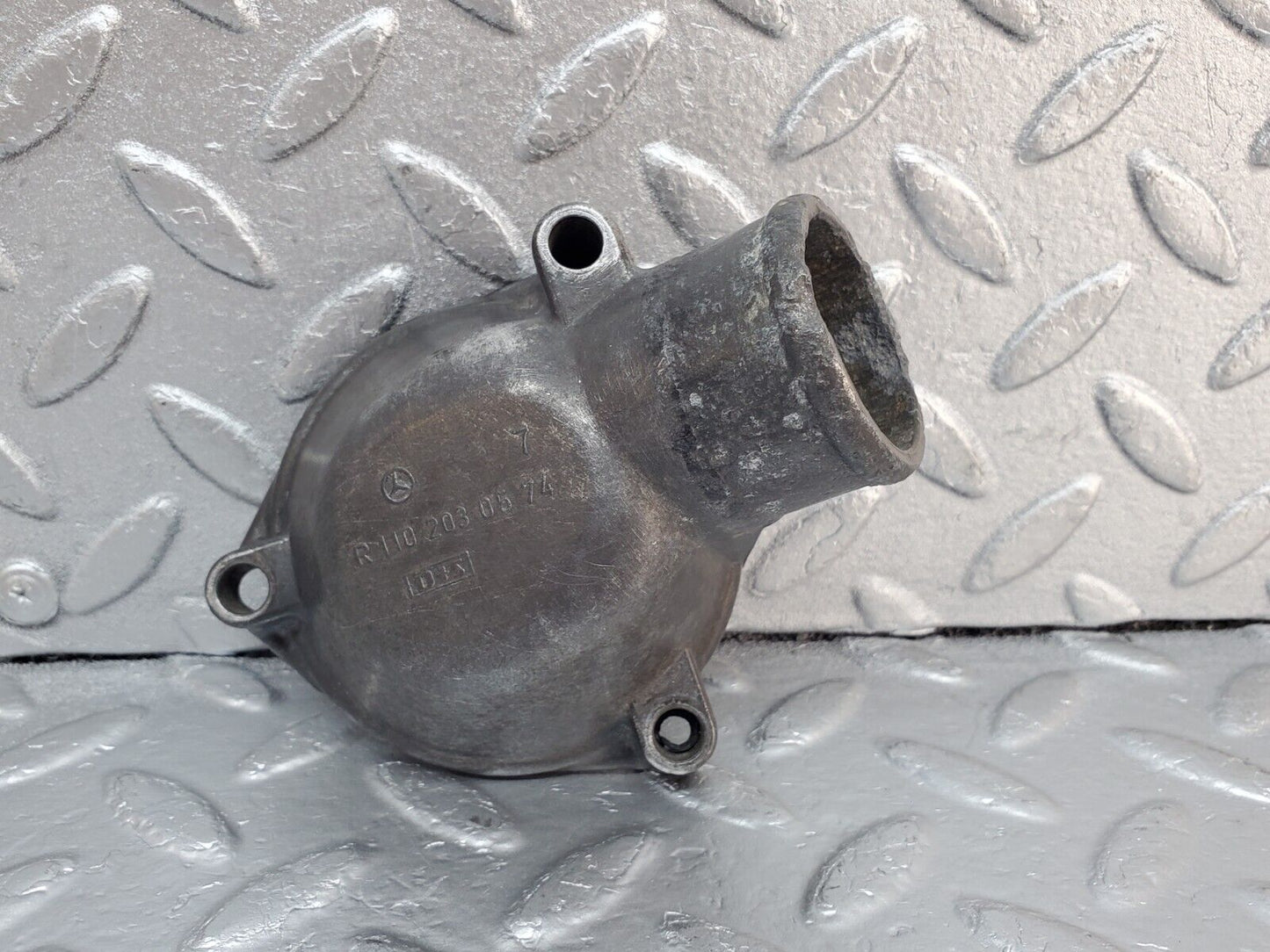 45404 Mercedes-Benz 280E M110.983 Thermostat Housing 1102030574