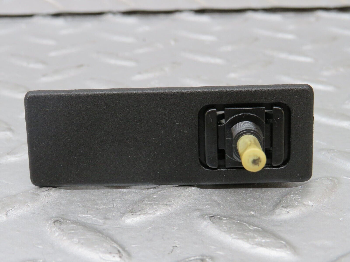 36054 Mercedes-Benz W126 420SE Trunk Boot Light Switch 2018201211