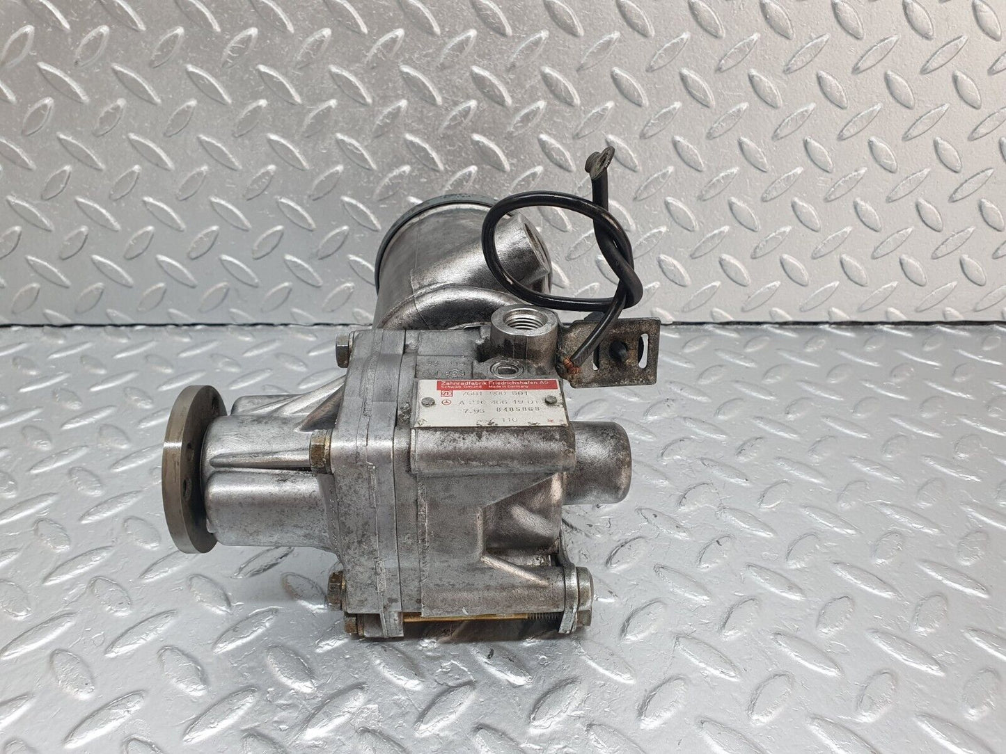 42461 Mercedes-Benz R129 320SL Coupe Power Steering Pump 2104661901 7681900501