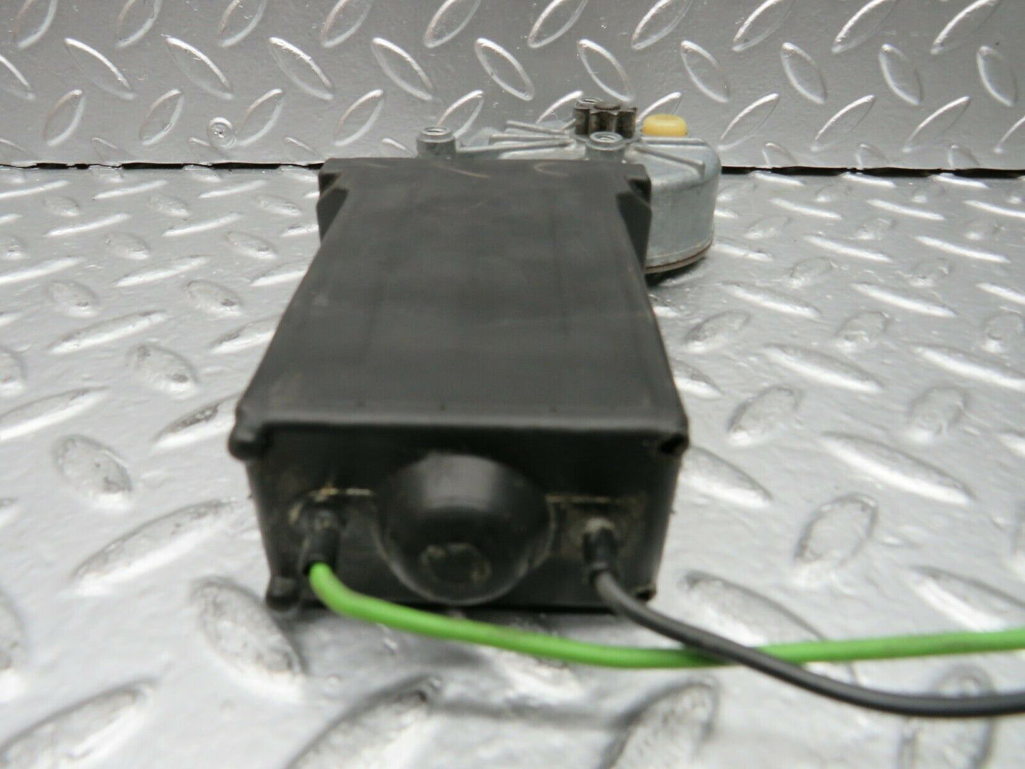 22803 Mercedes-Benz C107 450SLC Rear Right Window Regulator Motor 0130820001