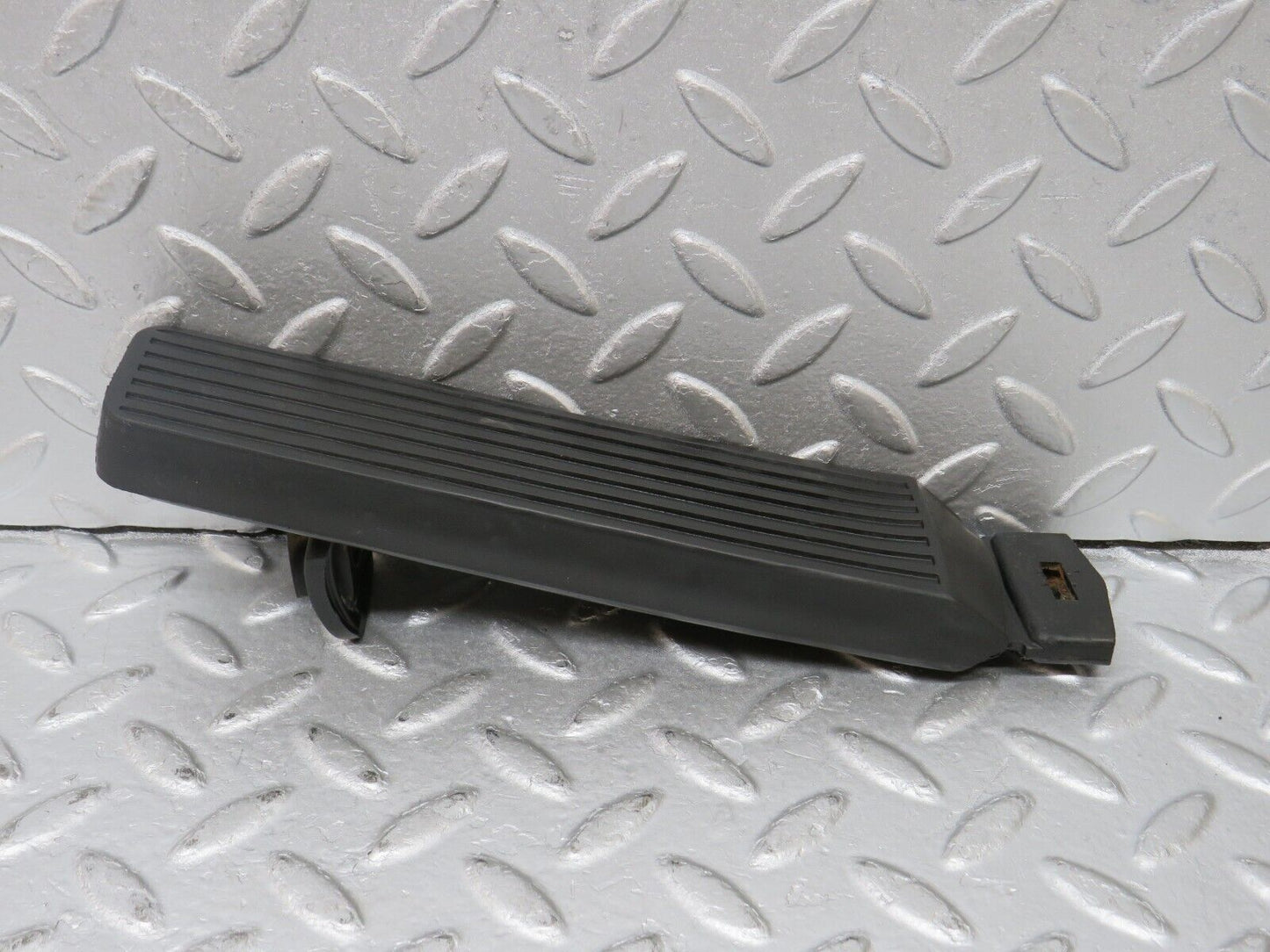 36100 Mercedes-Benz W126 420SE Accelerator Pedal With Rubber 1263000504 1233010082