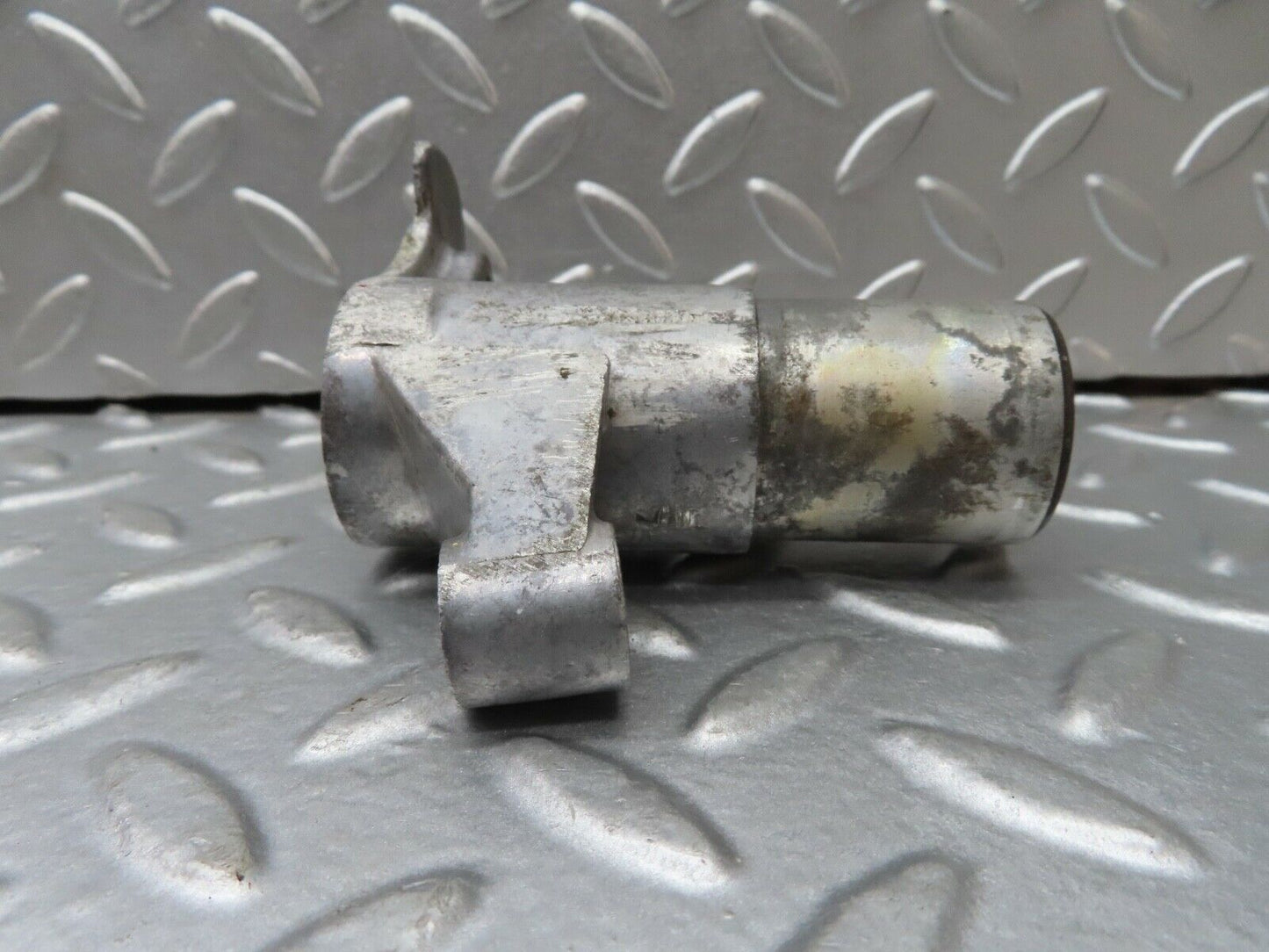 18735 Mercedes-Benz W120 W121 Ponton Ignition Distributor Mount 1211580315