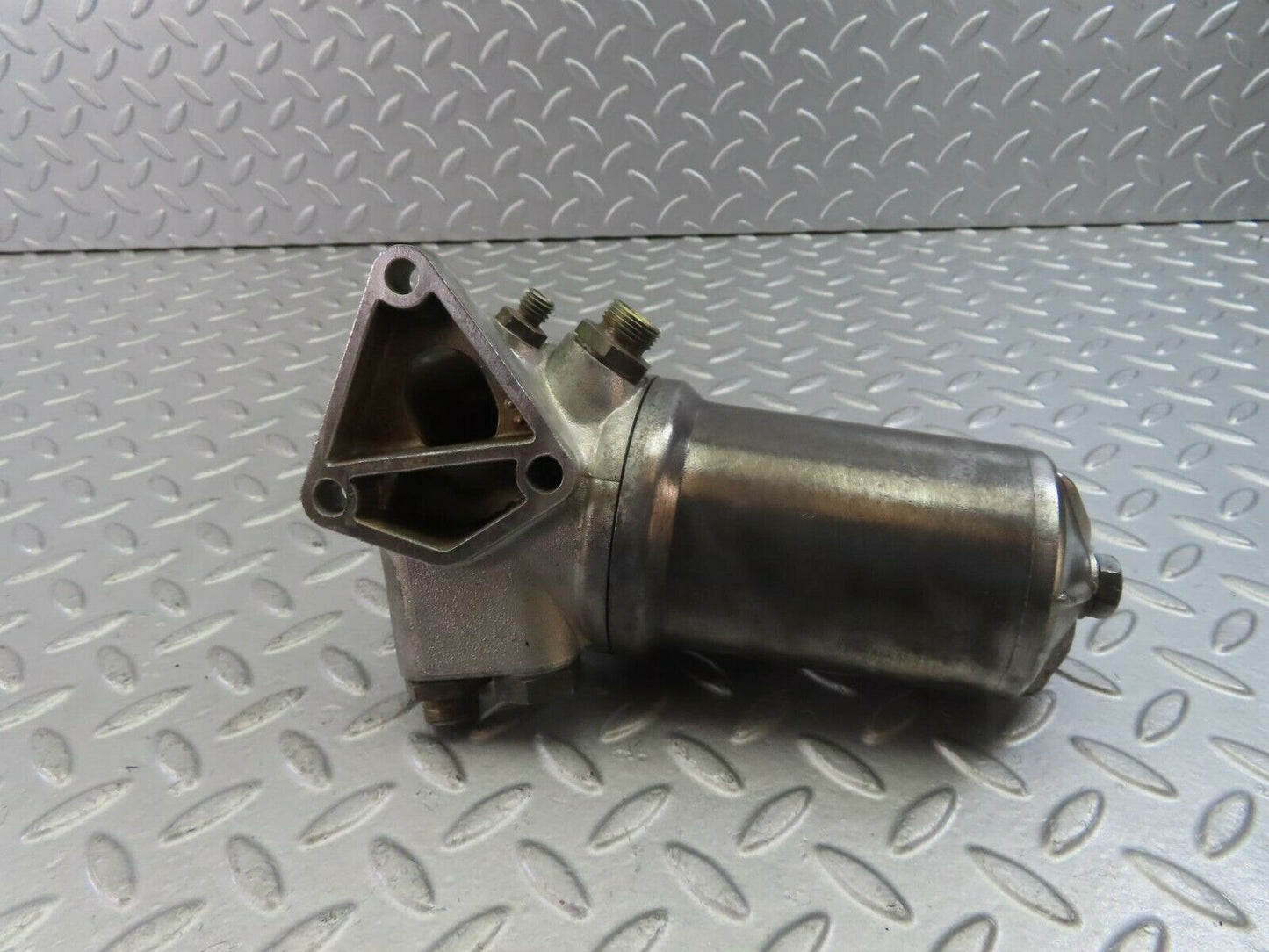 10172 Mercedes-Benz W111 280SE Oil Filter Housing