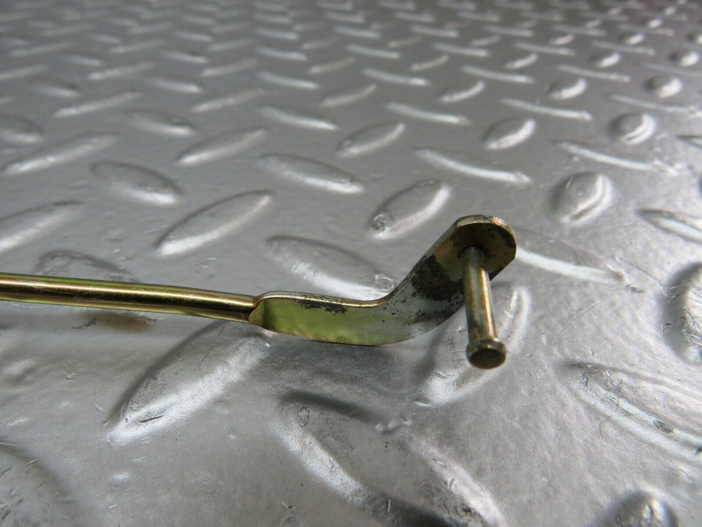 25316 Mercedes-Benz W201 190D Trunk Lock Vacuum Actuator
