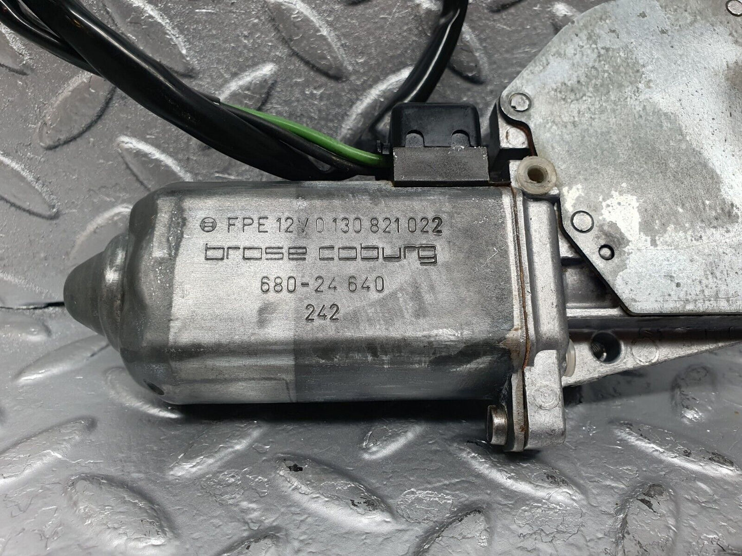 43651 Mercedes-Benz C126 380SEC Coupe Left Door Power Window Regulator Motor Bosch
