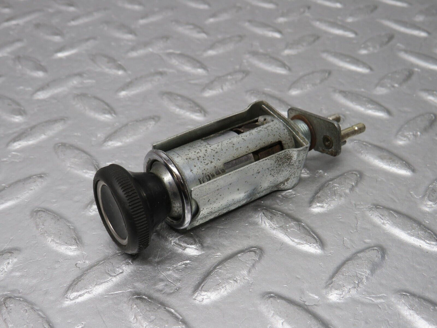 37532 Mercedes-Benz W109 300SEL Cigarette Lighter 1108250553