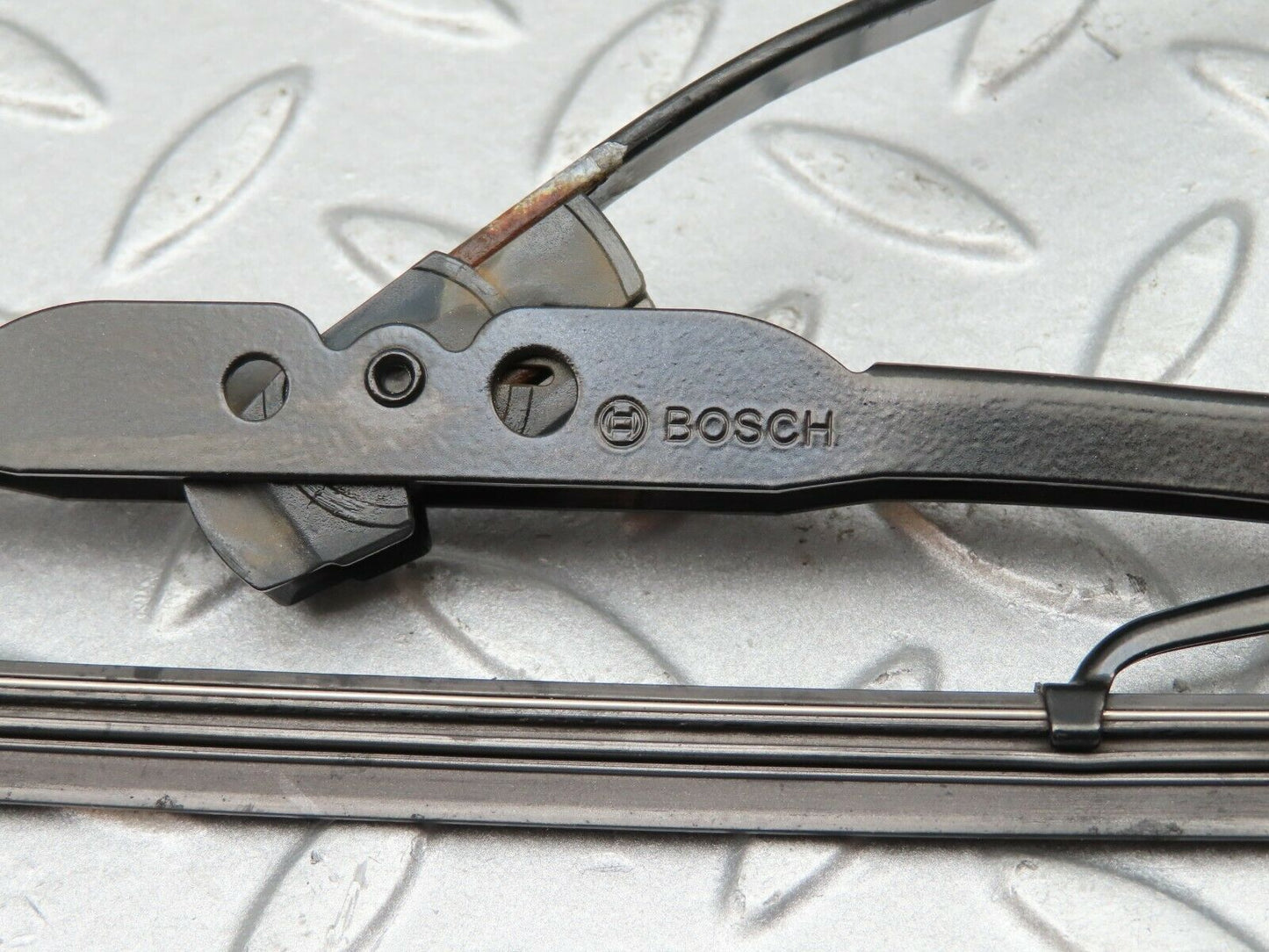3934 Mercedes-Benz S123 200T Wagon Front Left Wiper Arm Bosch 3399990553