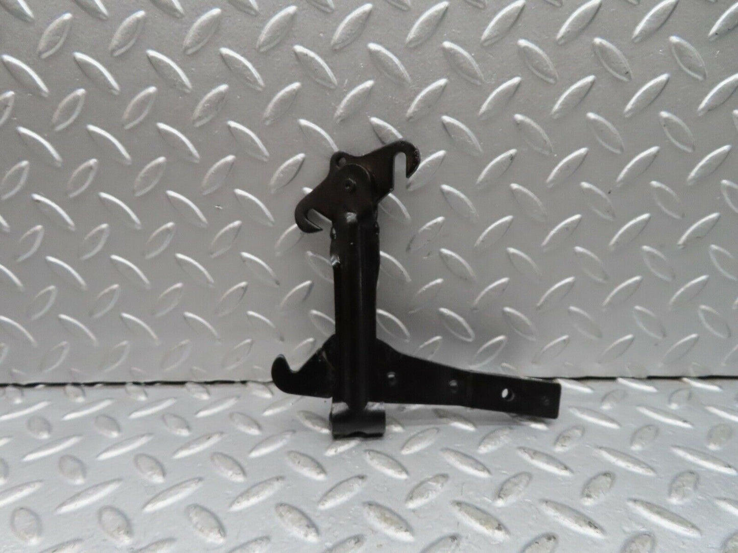 17061 Mercedes-Benz C123 280CE Coupe Handbrake Regulator