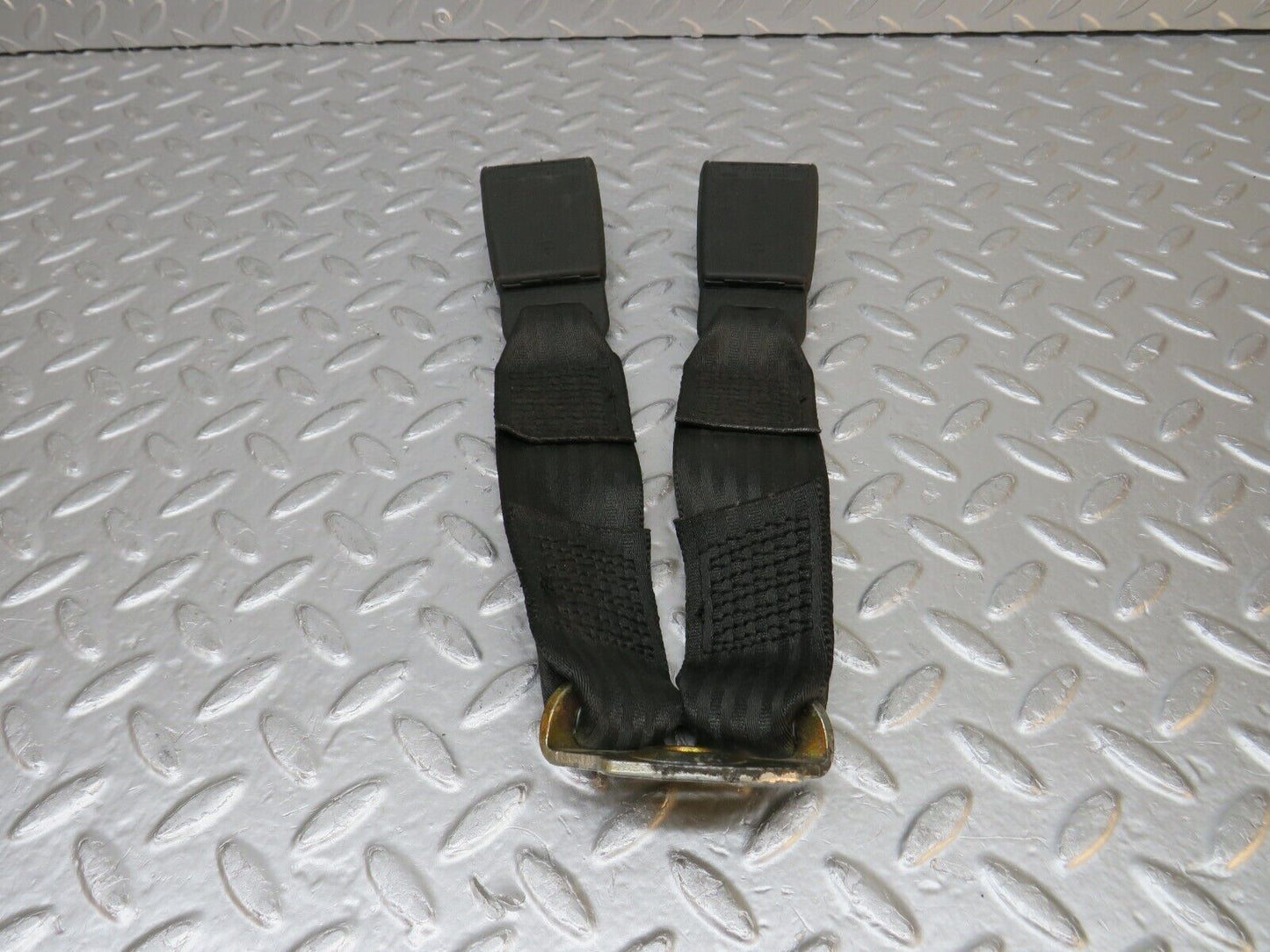 0601 Mercedes-Benz W123 230E Seat Belt Buckle Rear 1238607369