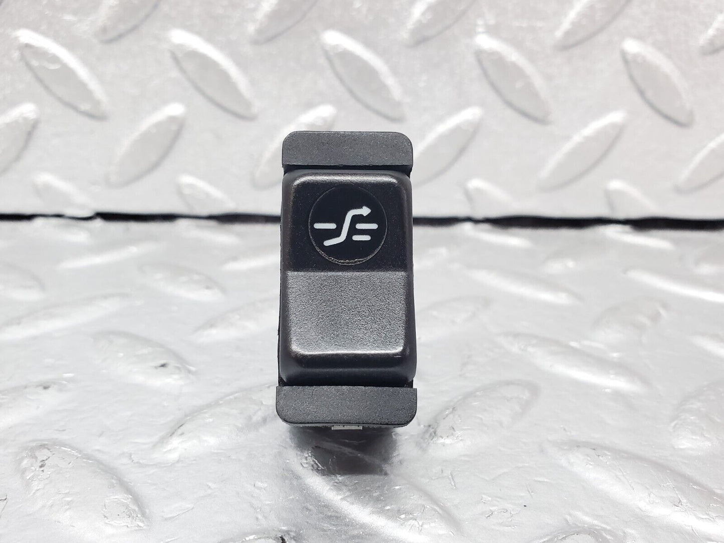 44363 Mercedes-Benz W123 280E Sunroof Switch 0008206310