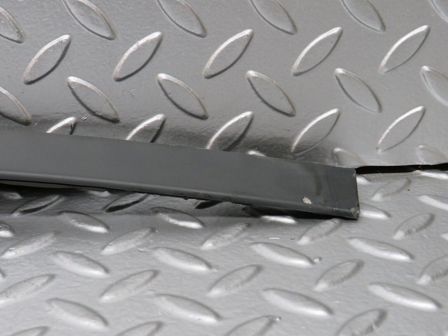 25164 Mercedes-Benz W201 190D Windscreen Lower Moulding Trim Left