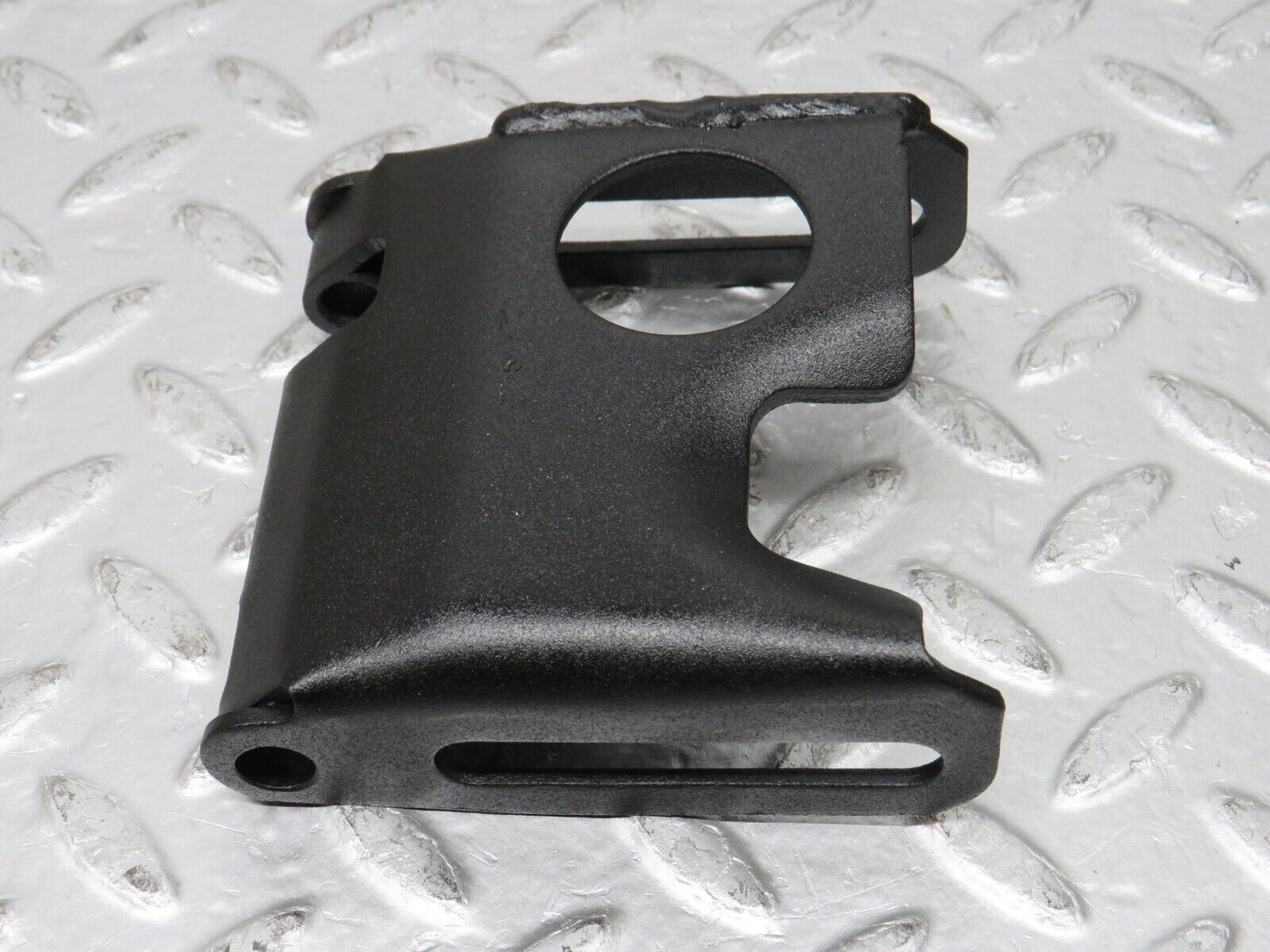 31113 Mercedes-Benz W123 200D Alternator Generator Bracket