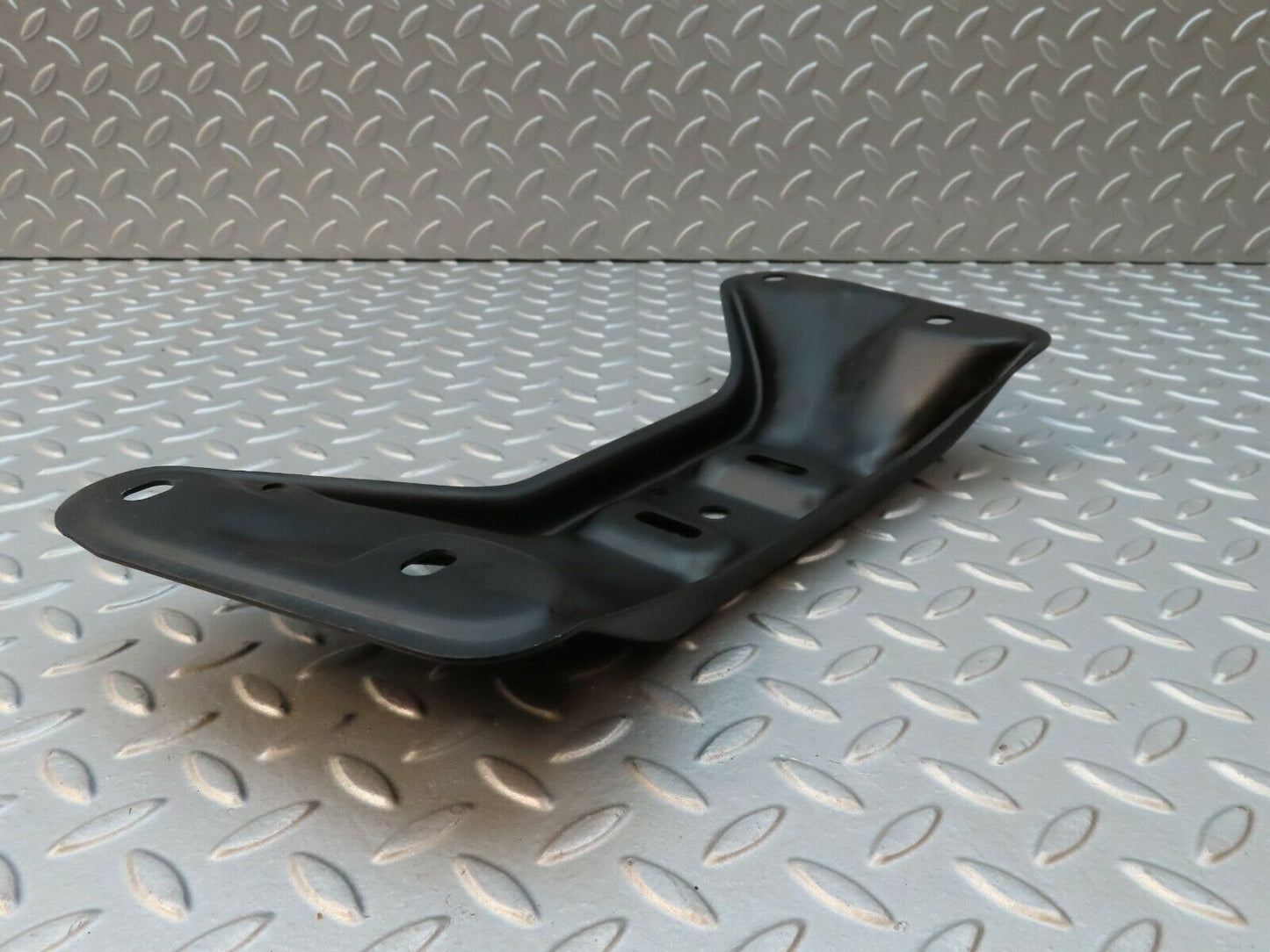 3975 Mercedes-Benz S123 200T Wagon Gearbox Mount Bracket
