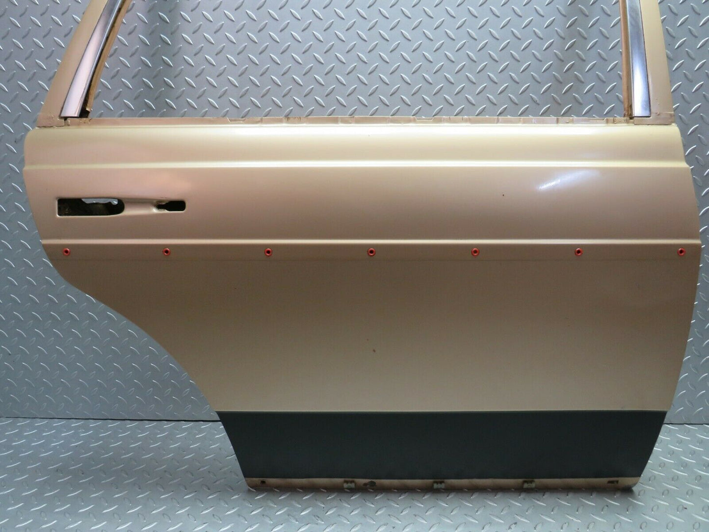 22106 Mercedes-Benz S123 280TE Wagon Rear Right Door