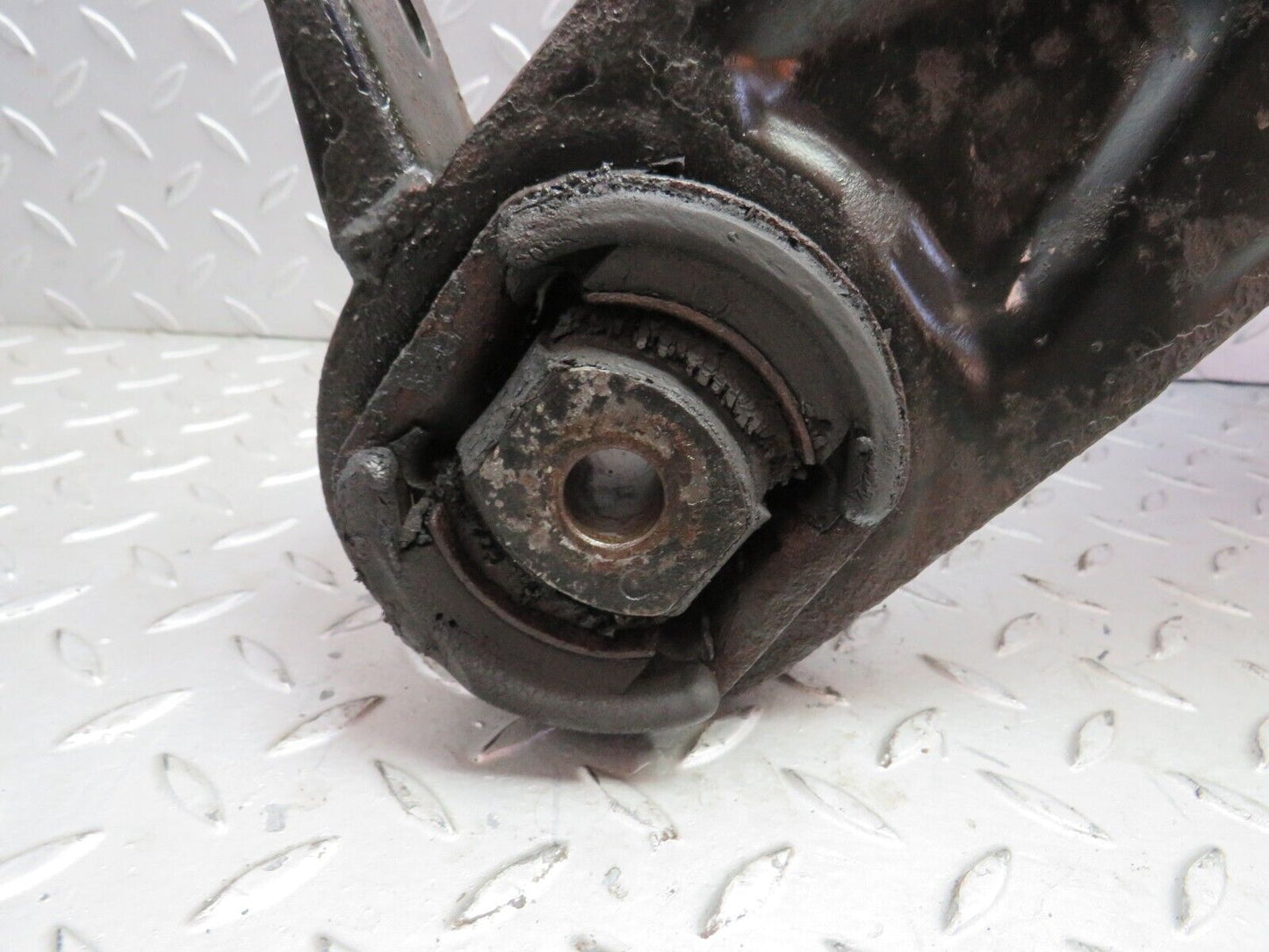 5524 Mercedes-Benz W114 280CE Coupe Rear Subframe Axle Carrier