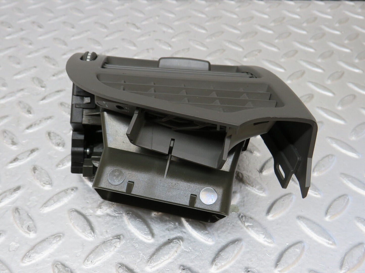 35192 Mercedes-Benz W221 Dash Air Vent Left Side 2218300154