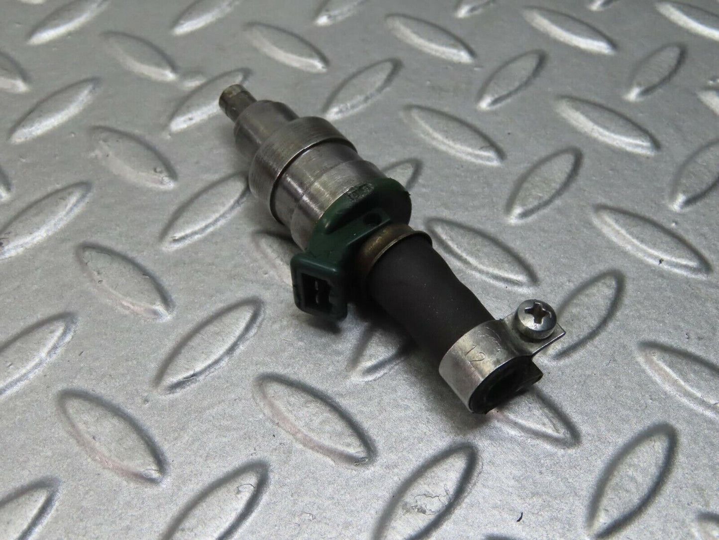 8782 Mercedes-Benz R107 Fuel Injector Bosch 0280150035