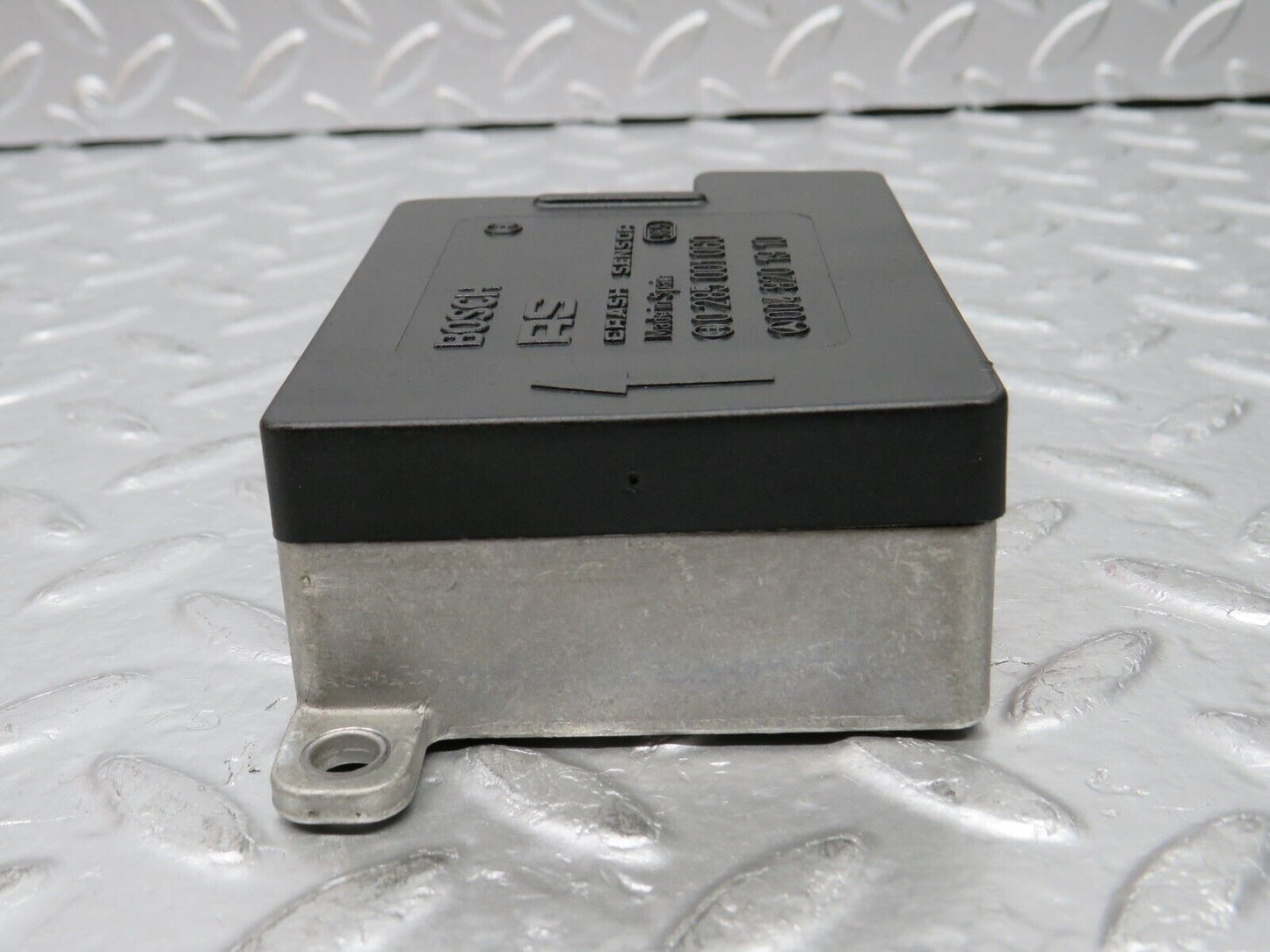 30411 Mercedes-Benz W124 230E Crash Sensor 0048201910 0285001060