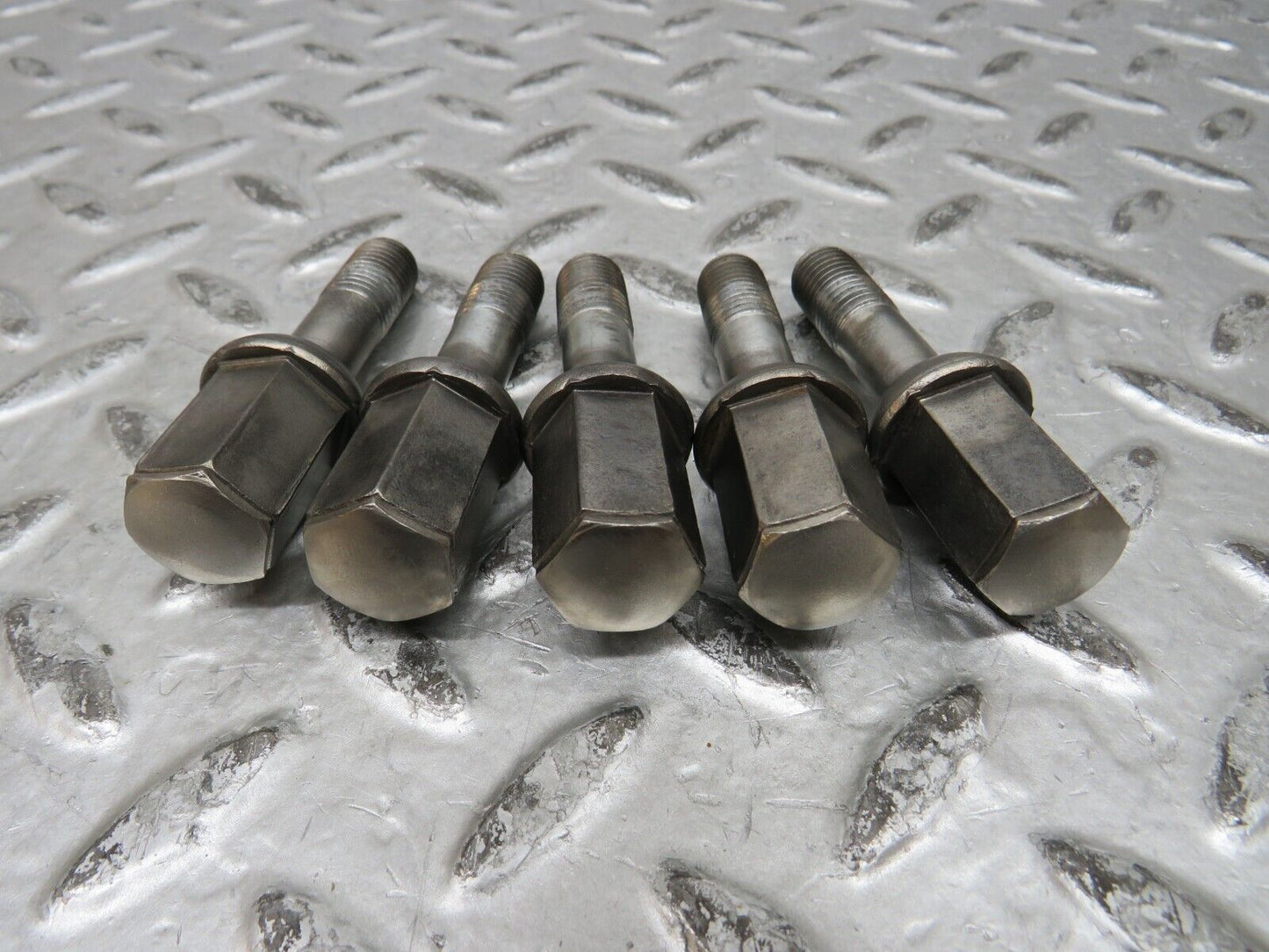 29038 Mercedes-Benz 5x Alloy Wheel Lug Bolt